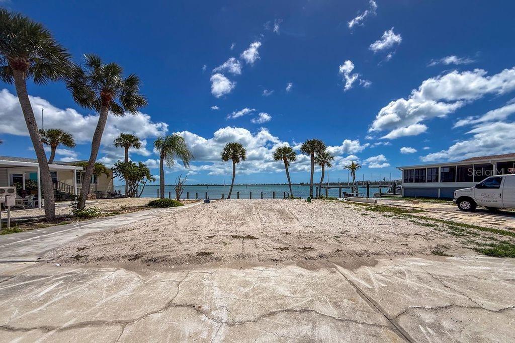 PARK POINTE MOB HME VLGE - Land