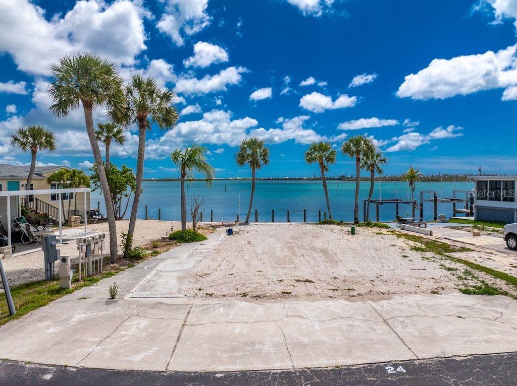 7500 PARK POINTE DRIVE 24