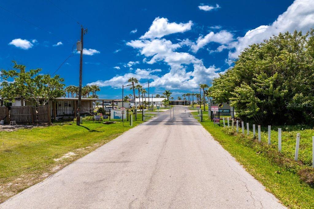 PARK POINTE MOB HME VLGE - Land