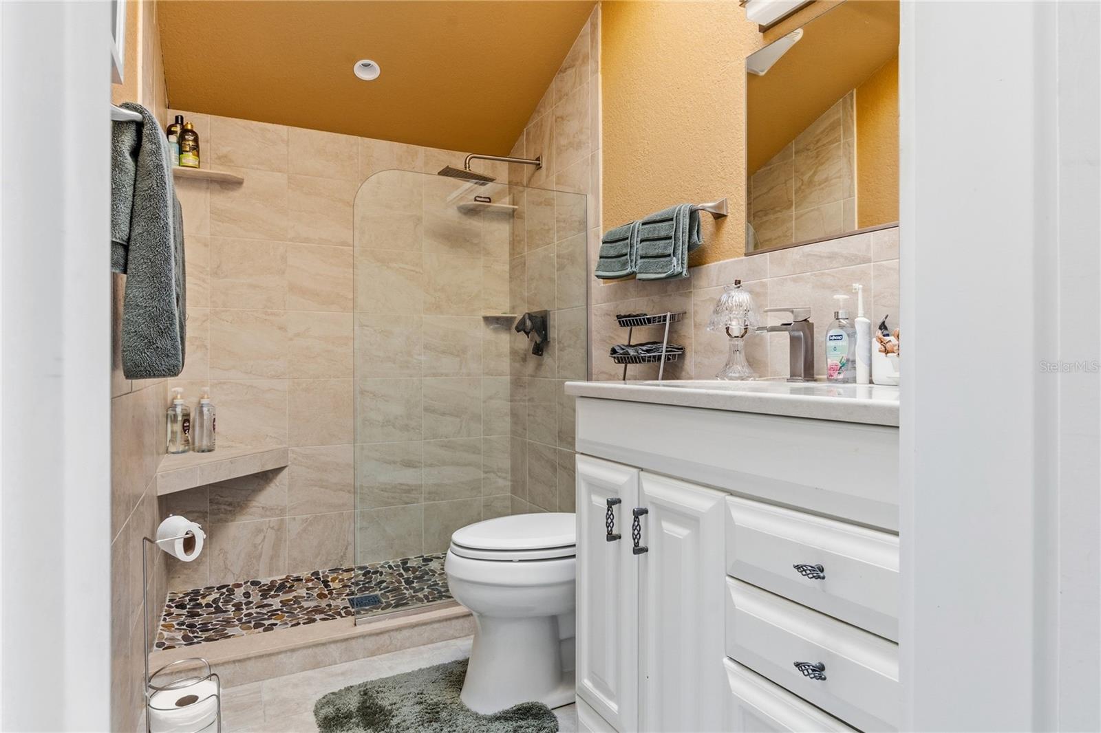 CASARENA ON THE LAKES - Residential