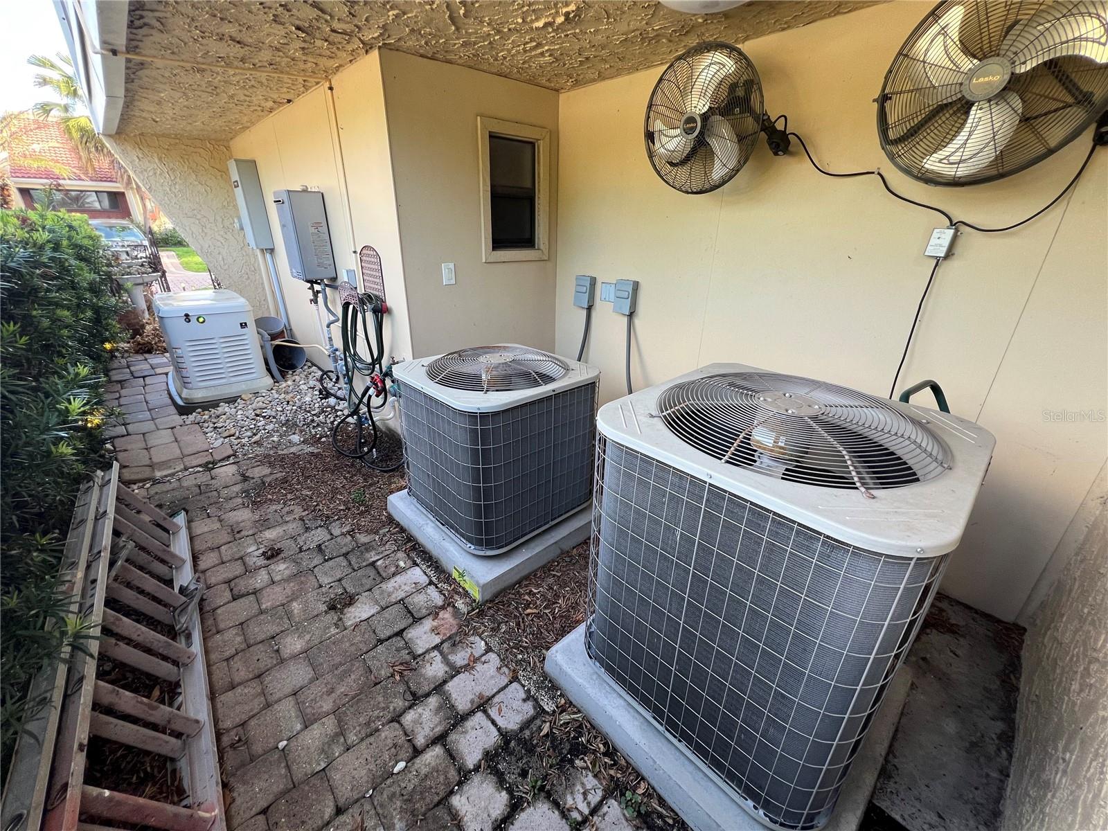 CASARENA ON THE LAKES - Residential