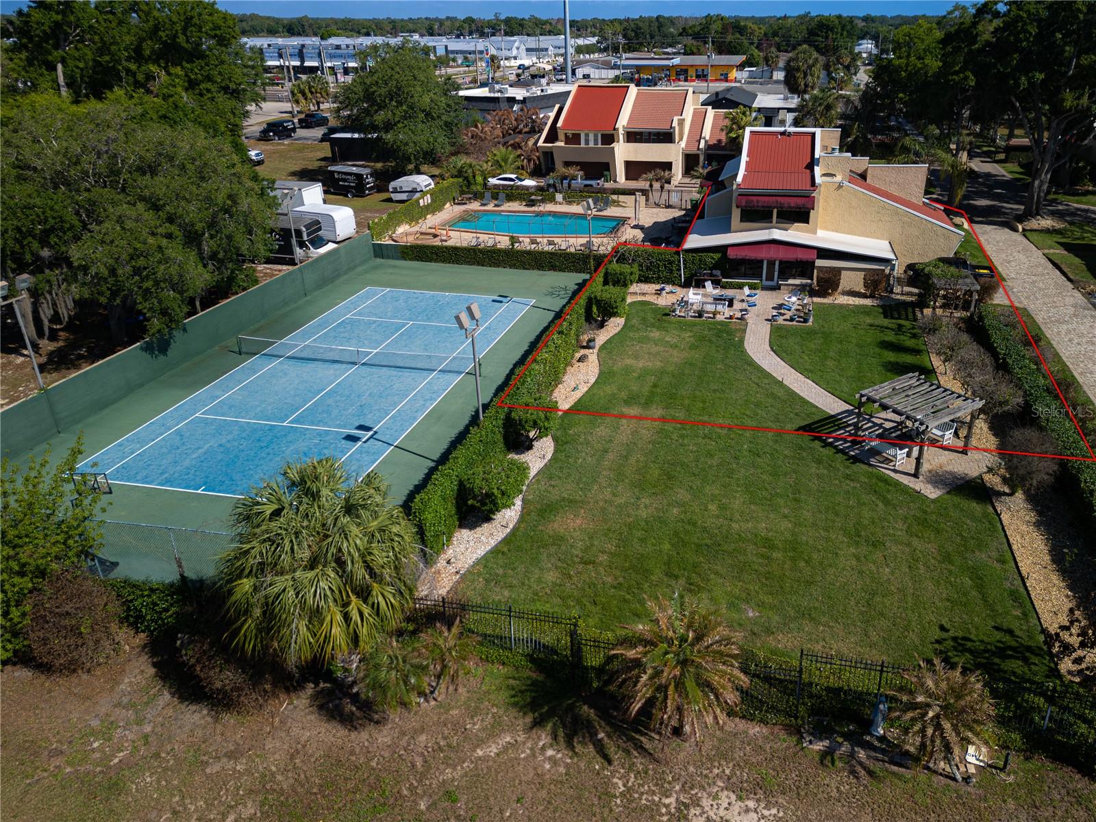 CASARENA ON THE LAKES - Residential