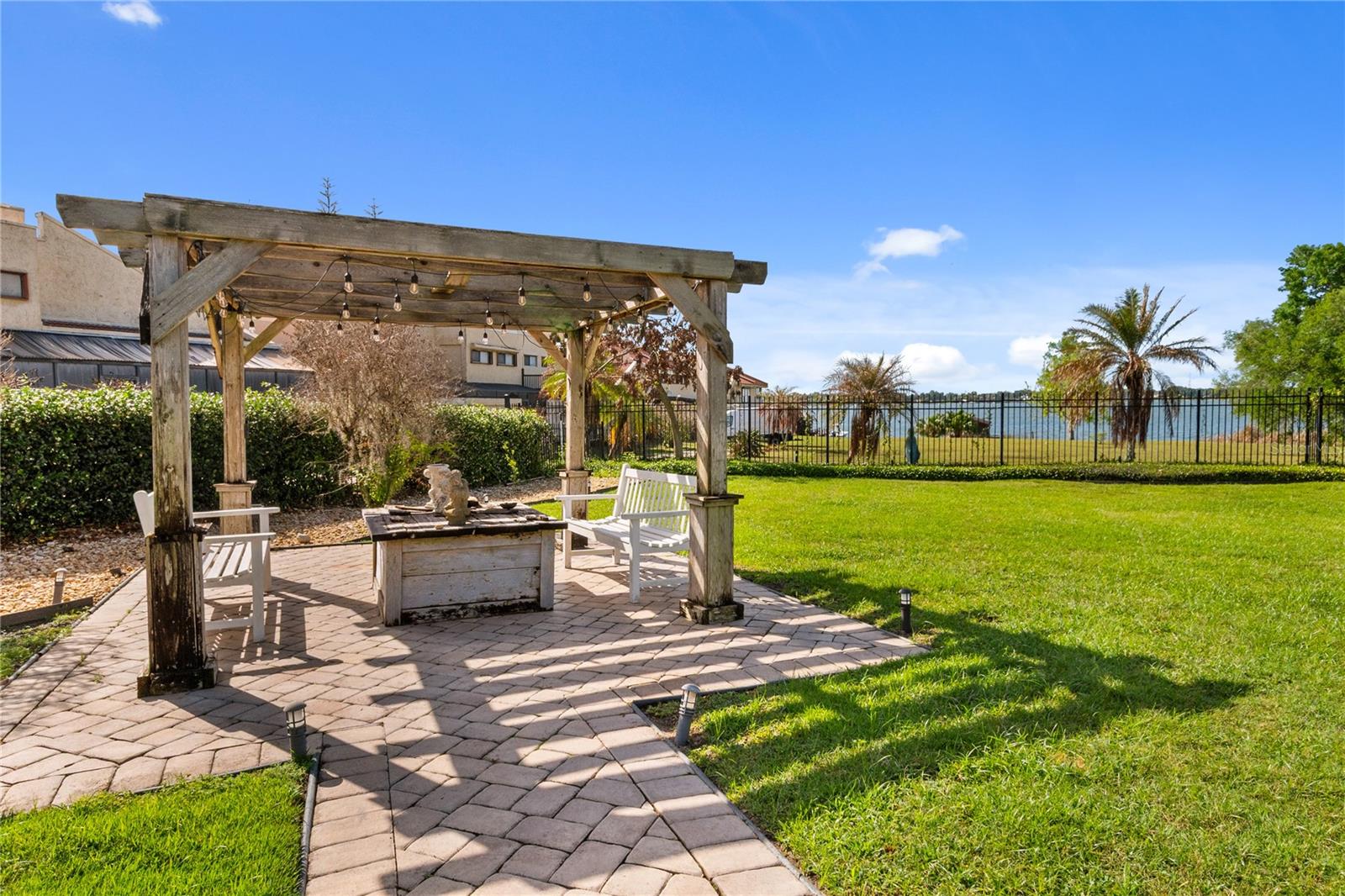 CASARENA ON THE LAKES - Residential