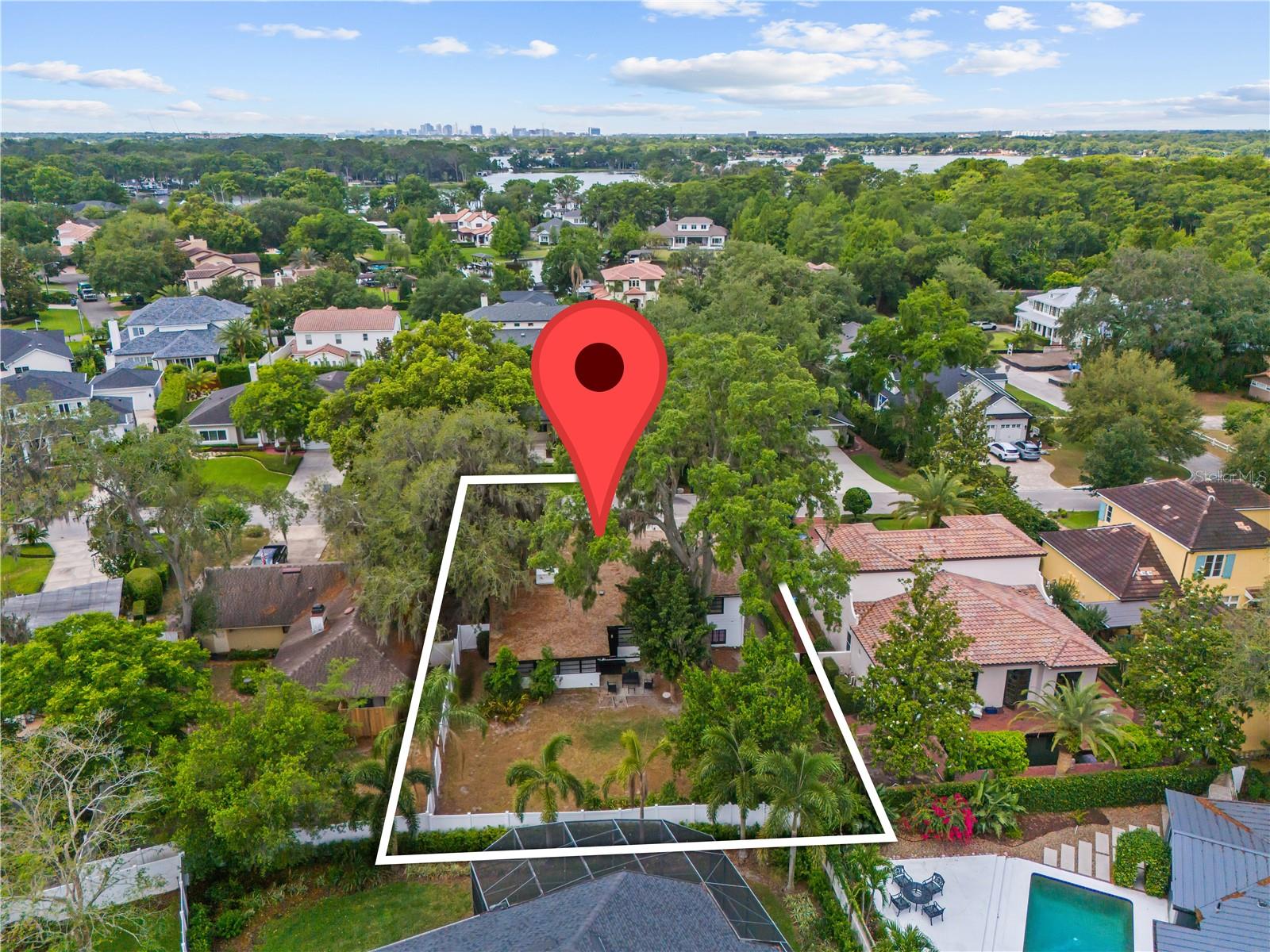 913 MOSS LANE