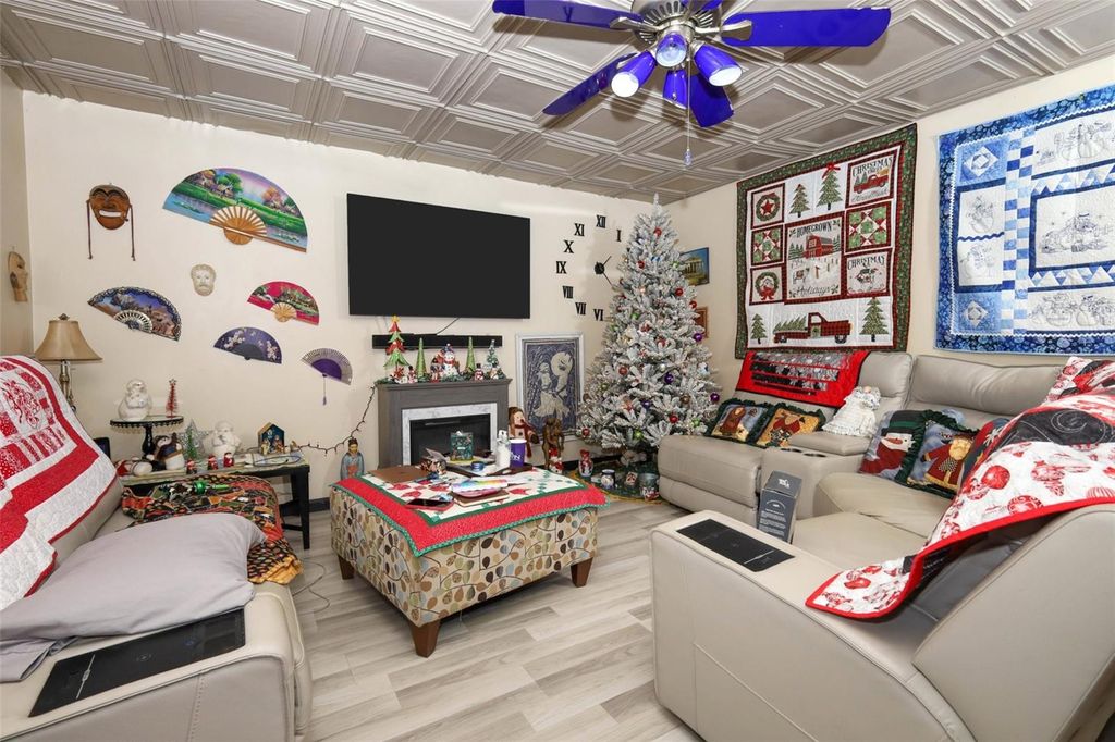 Photo of 613 Land Avenue, Longwood, FL 32750 (MLS # O6370552)