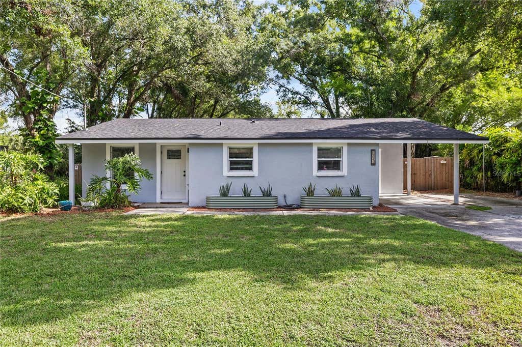 Photo of 1723 W Patterson Street, Tampa, FL 33604 (MLS # TB8538617)