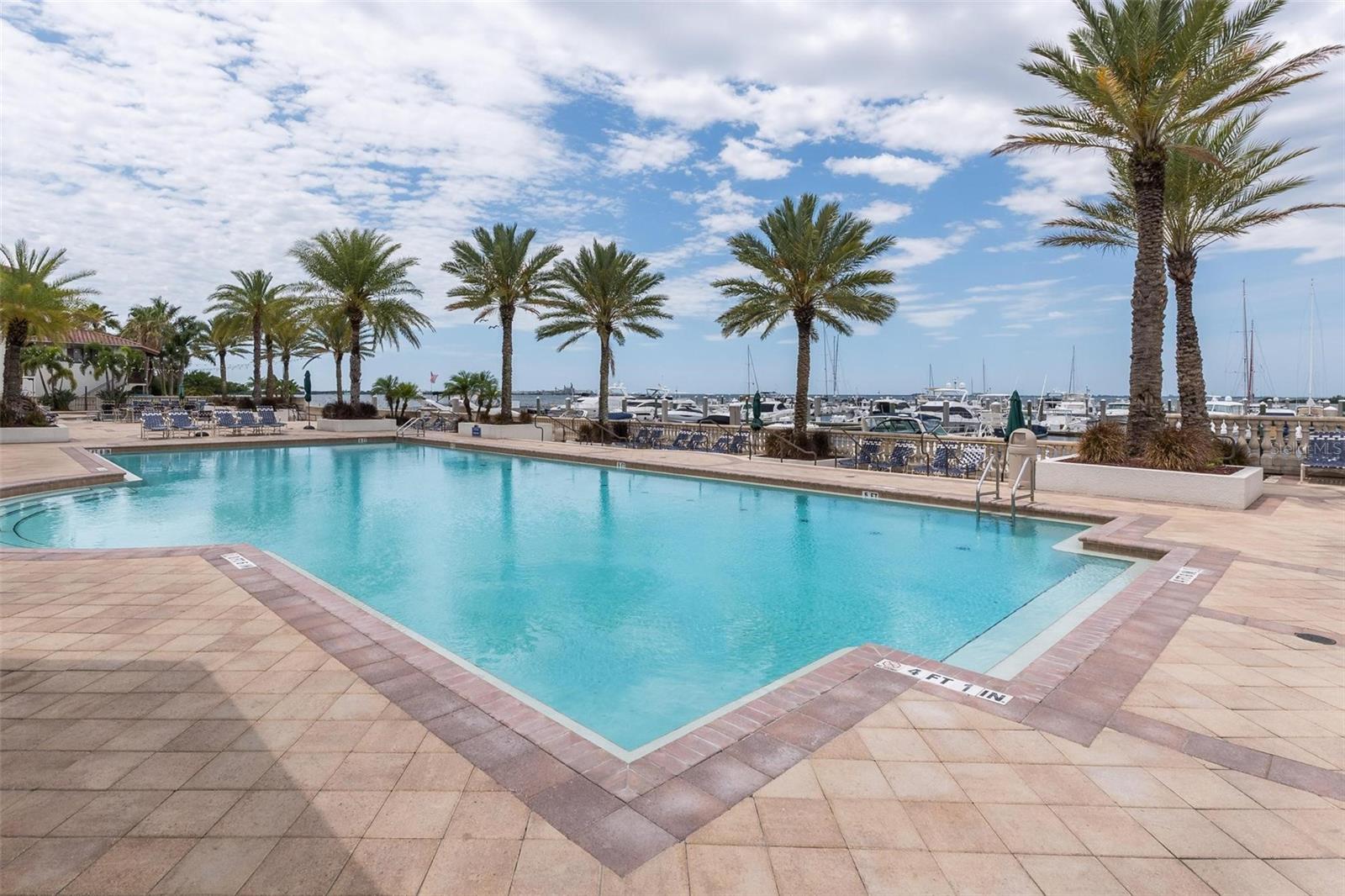 WESTSHORE YACHT CLUB TWNHMS - Residential