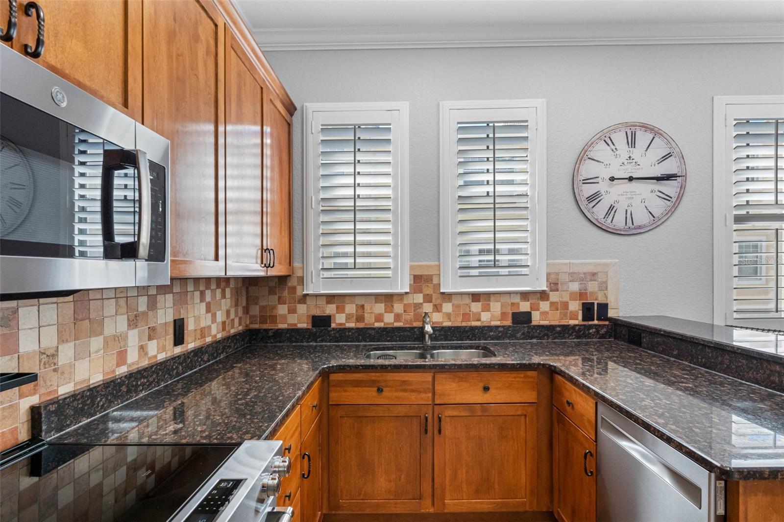 WESTSHORE YACHT CLUB TWNHMS - Residential