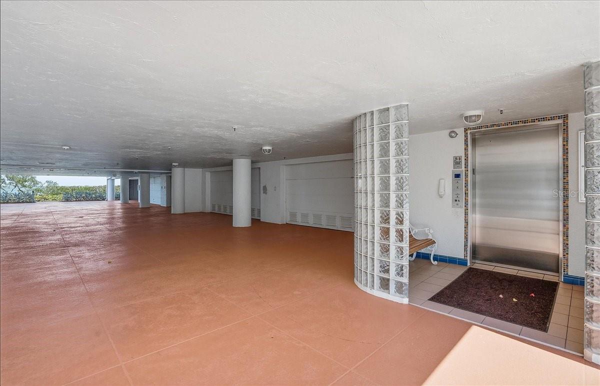 TANGERINE BAY CLUB - Residential