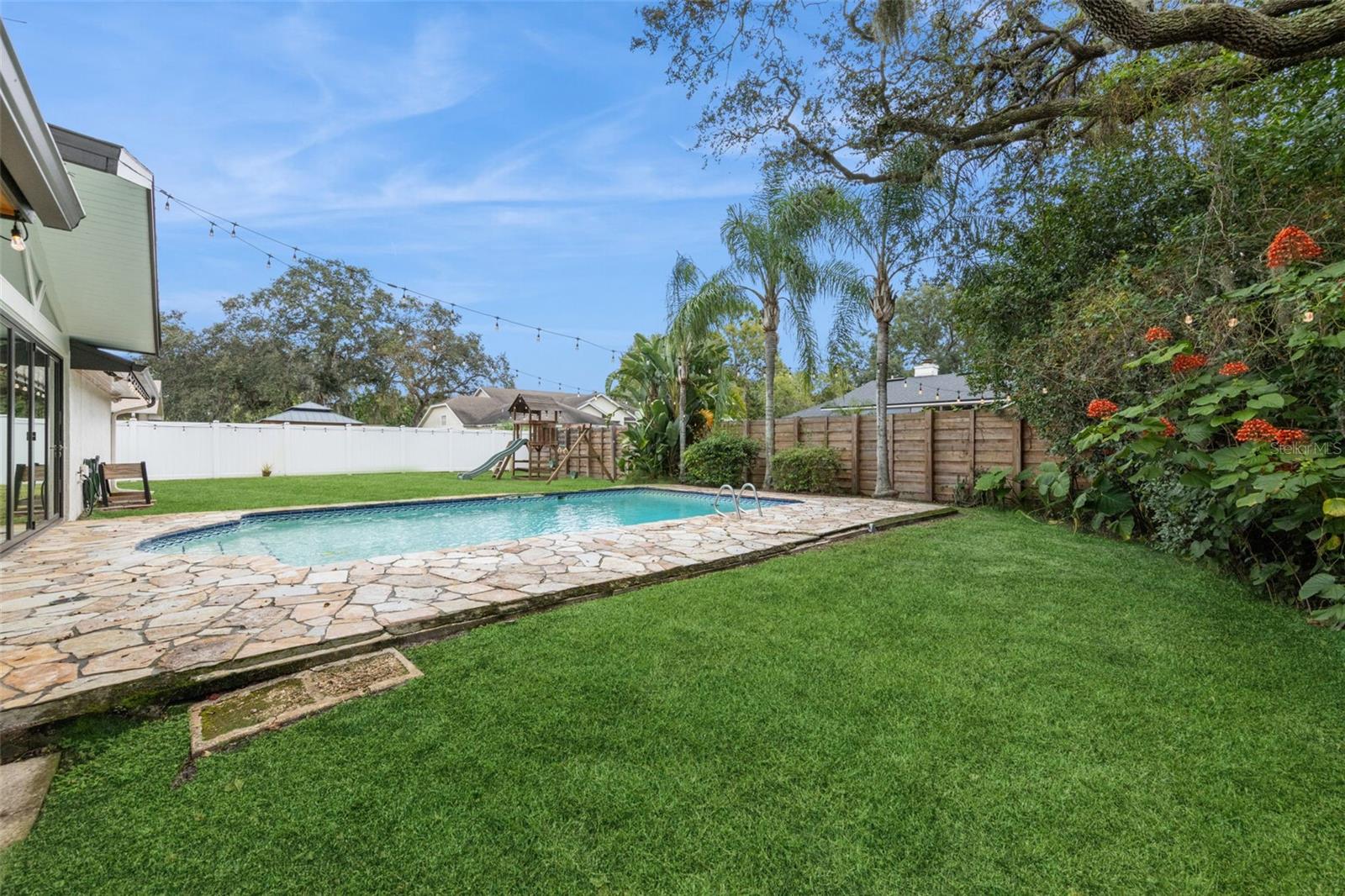 LAKE WAUNATTA WOODS - Residential