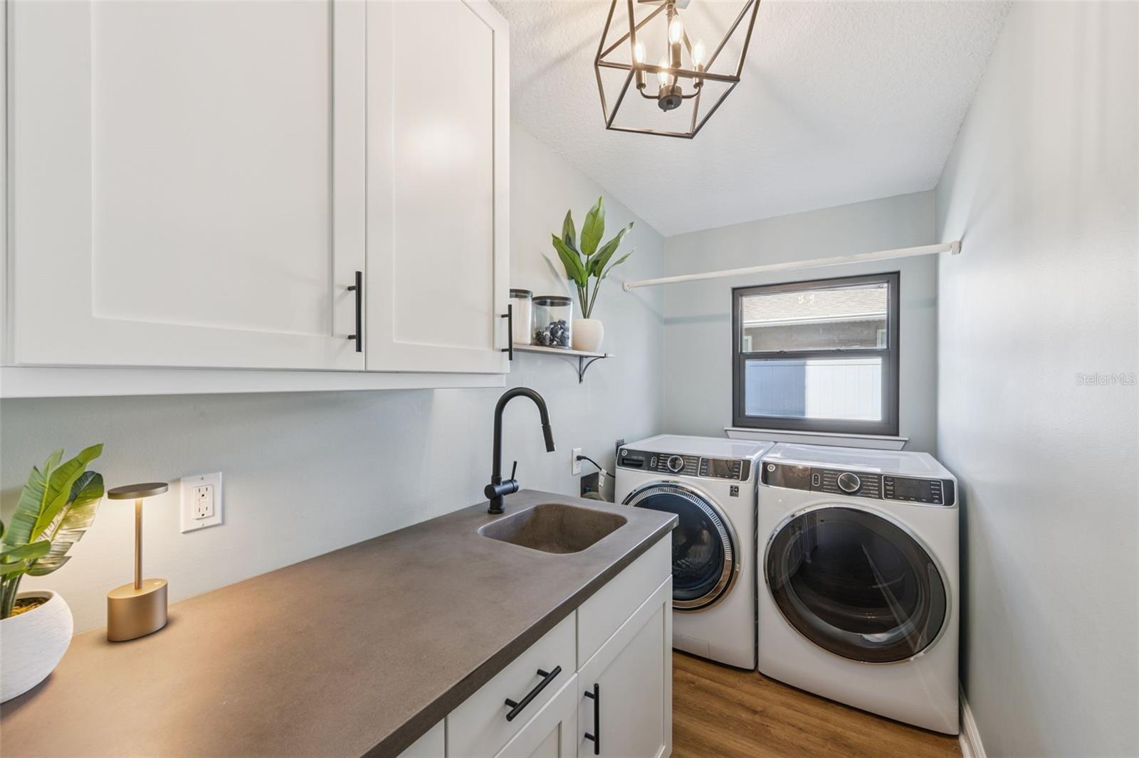 LAKE WAUNATTA WOODS - Residential