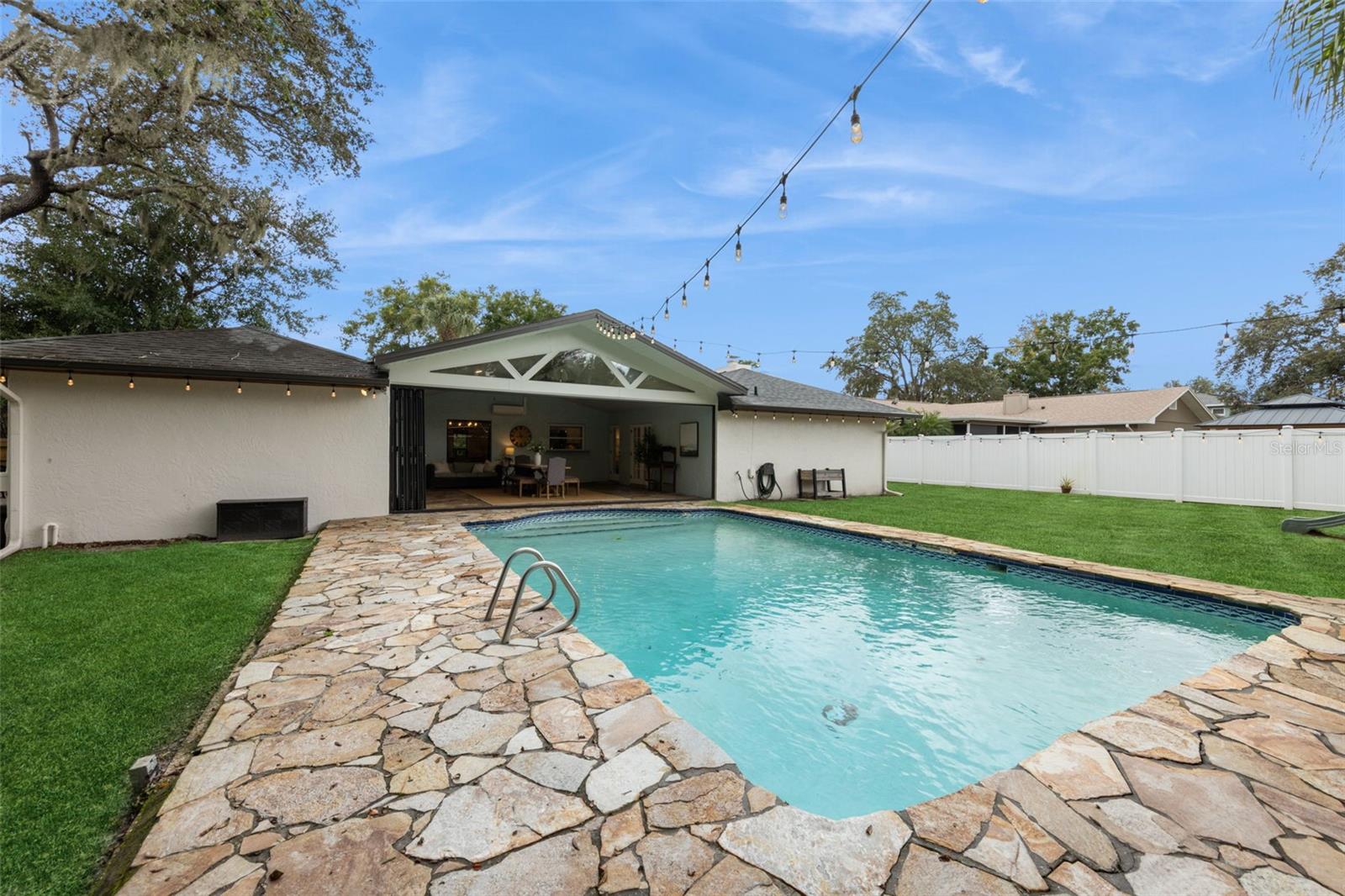 LAKE WAUNATTA WOODS - Residential