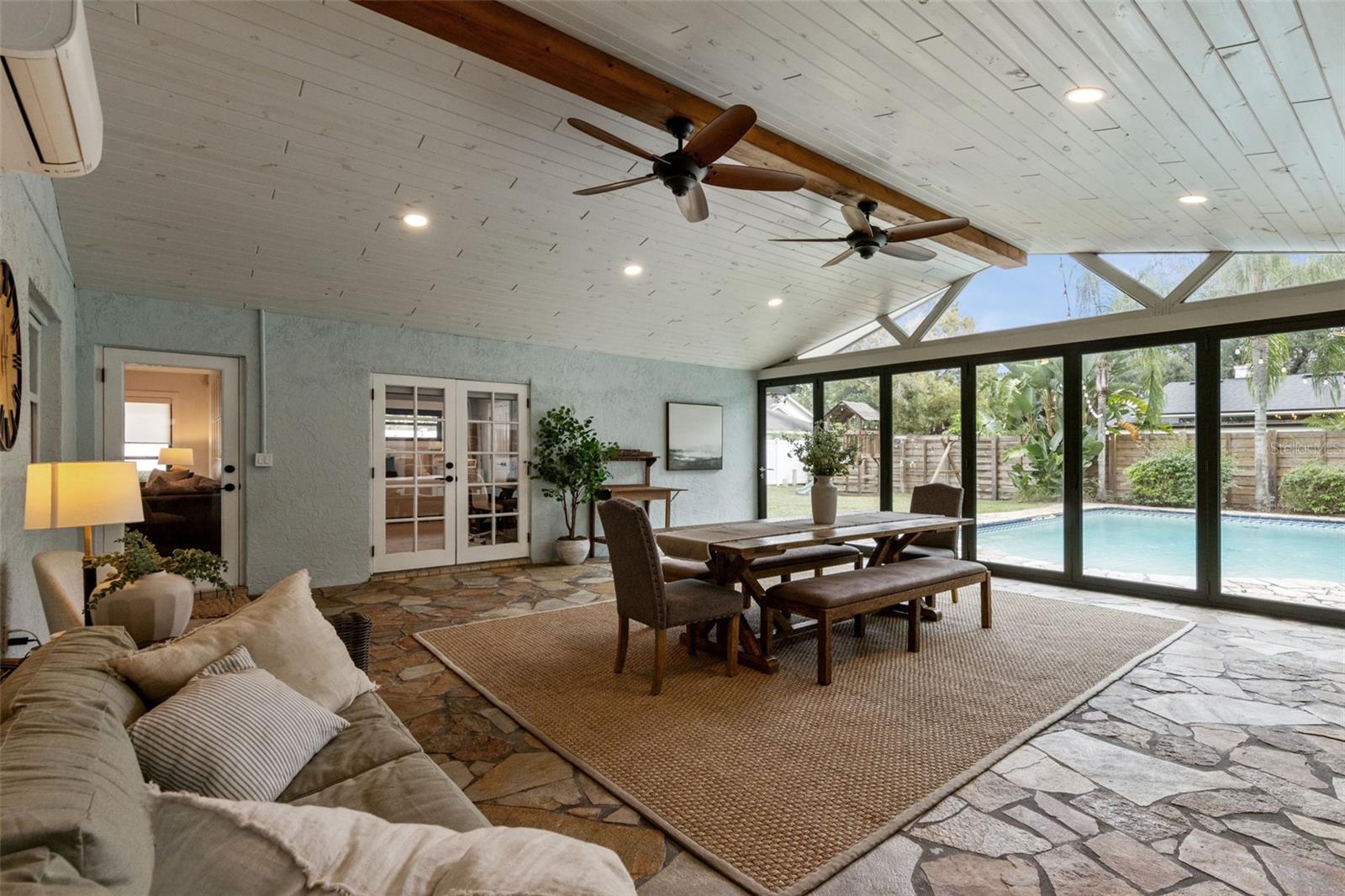 LAKE WAUNATTA WOODS - Residential