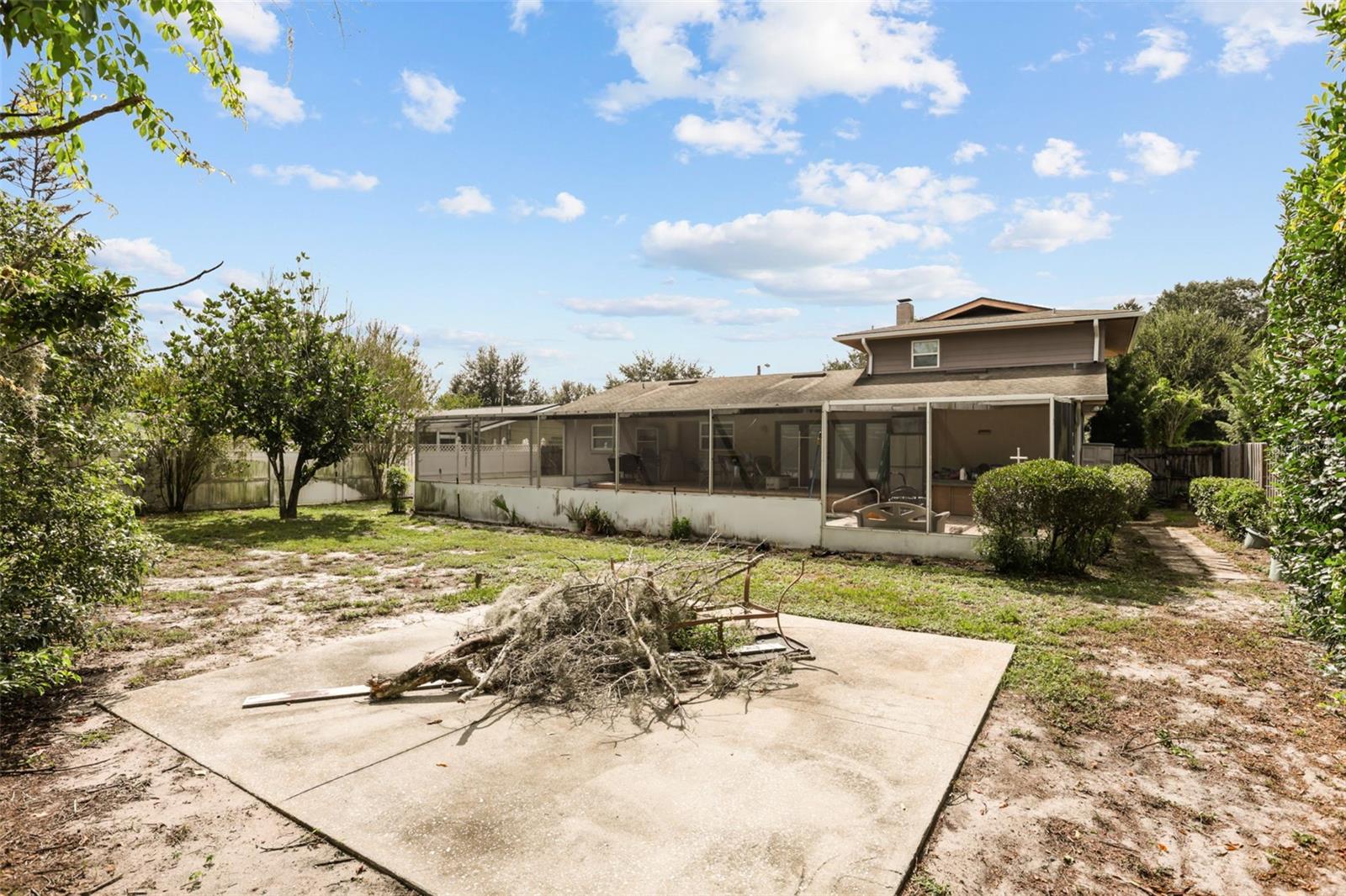 870 N PHELPS AVENUE