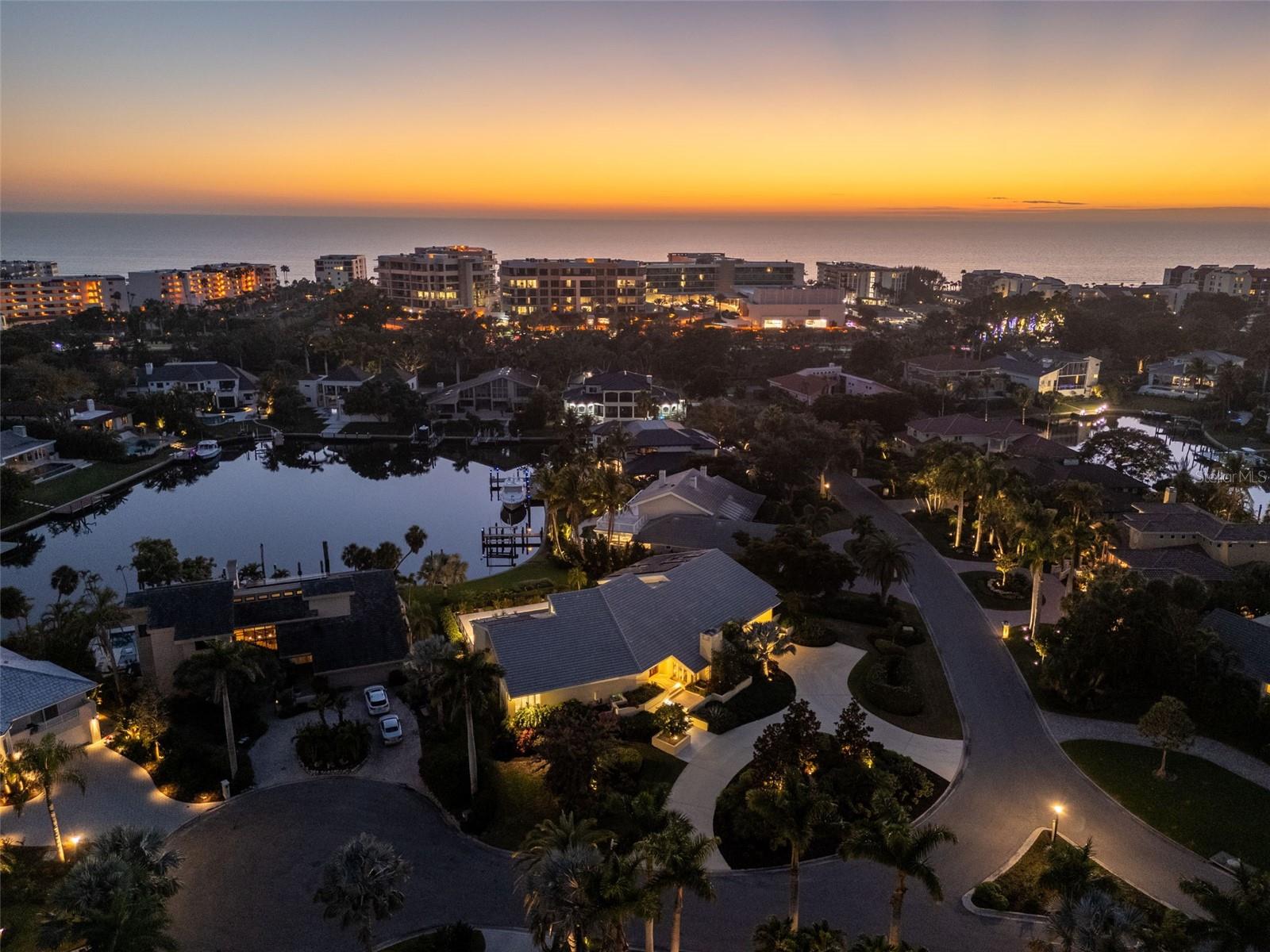 BAY ISLES - Residential