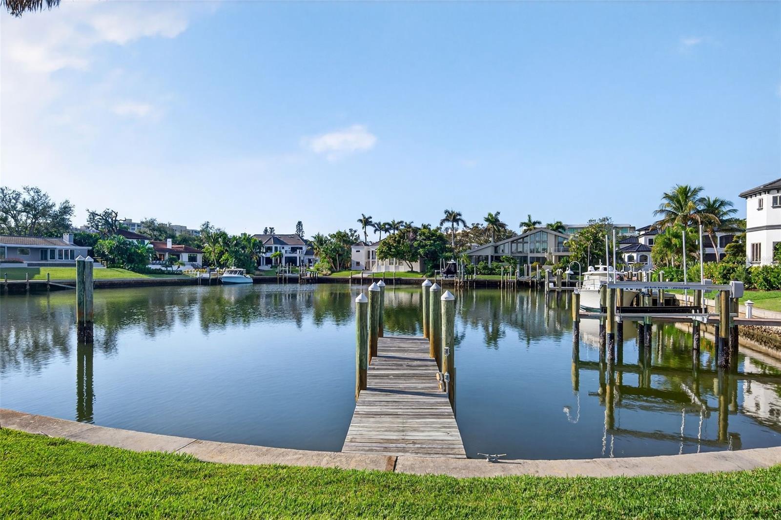 BAY ISLES - Residential