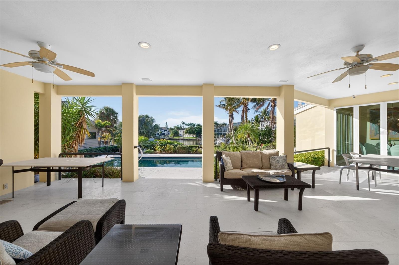 BAY ISLES - Residential