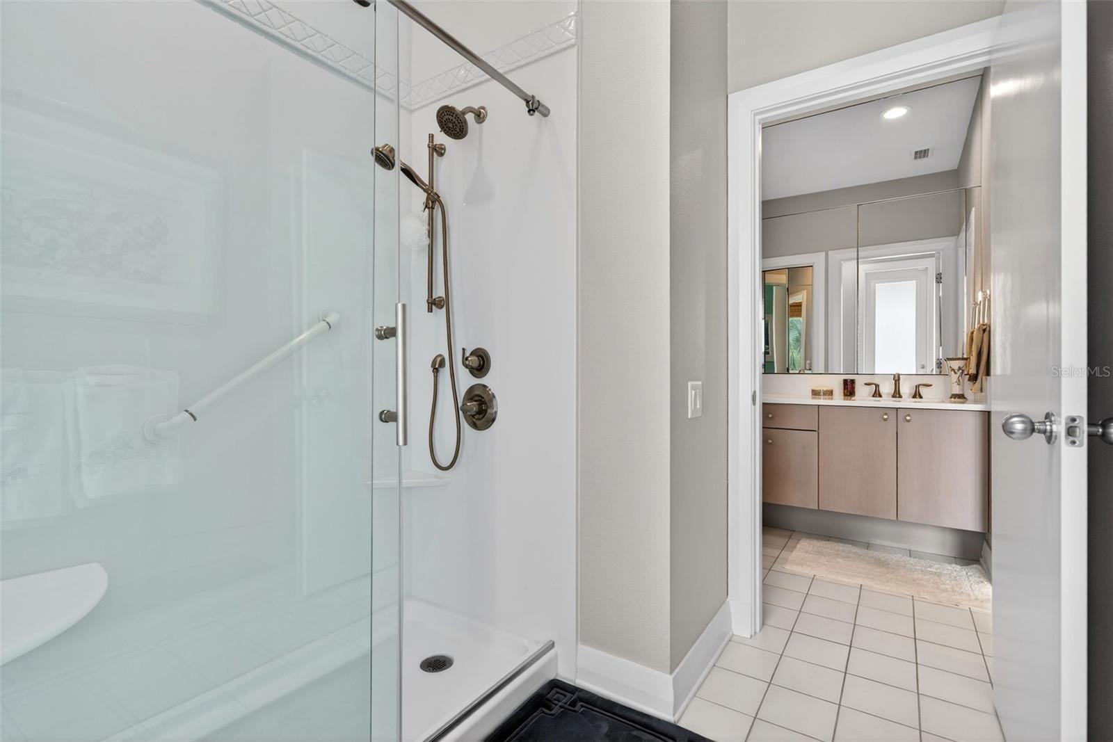 BAY ISLES - Residential