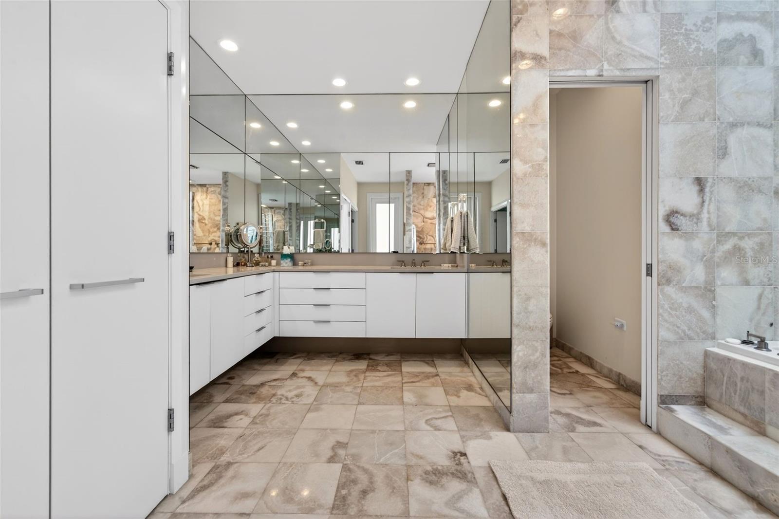 BAY ISLES - Residential