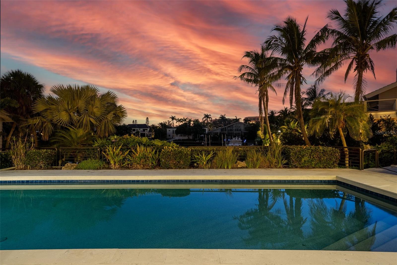 BAY ISLES - Residential