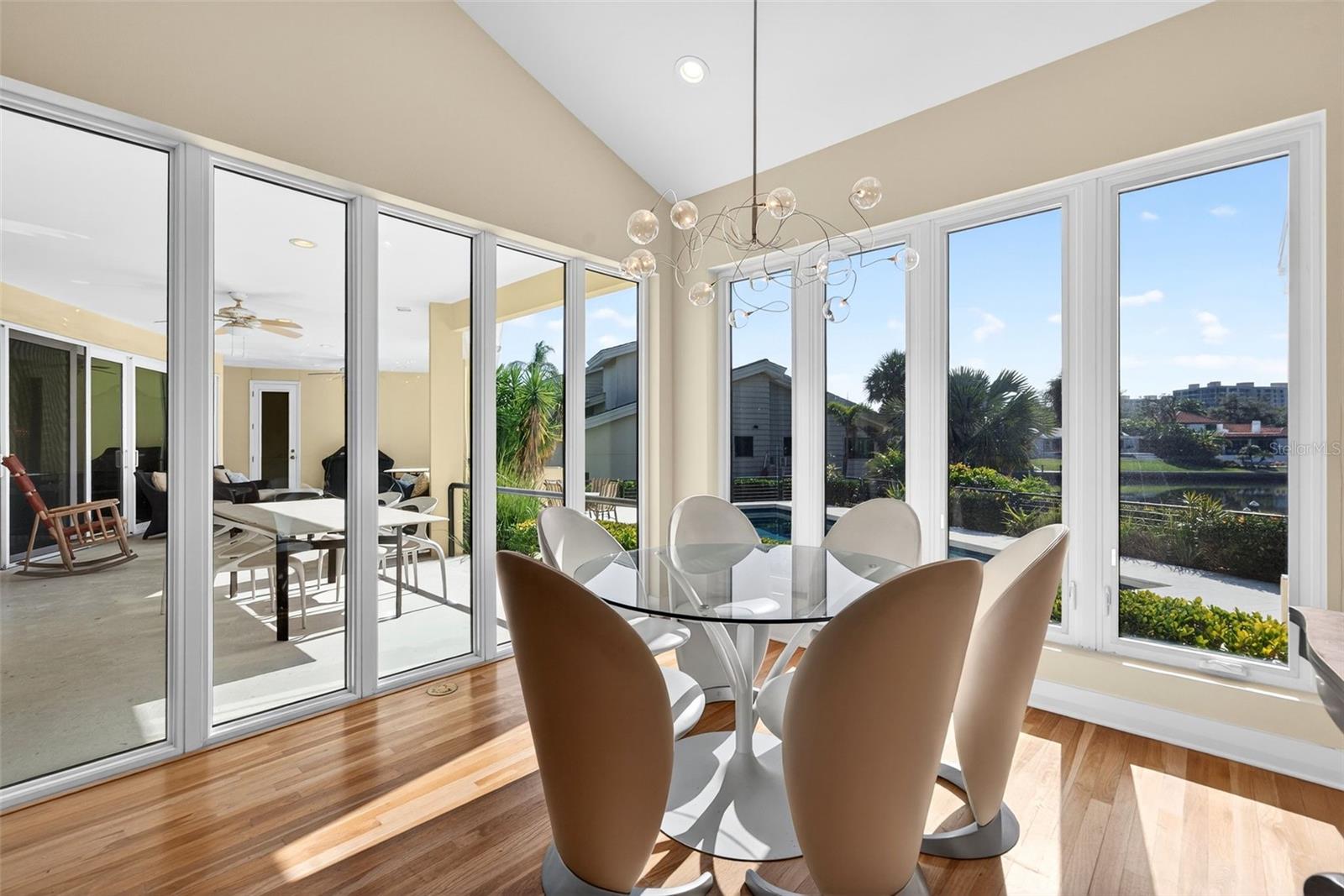 BAY ISLES - Residential