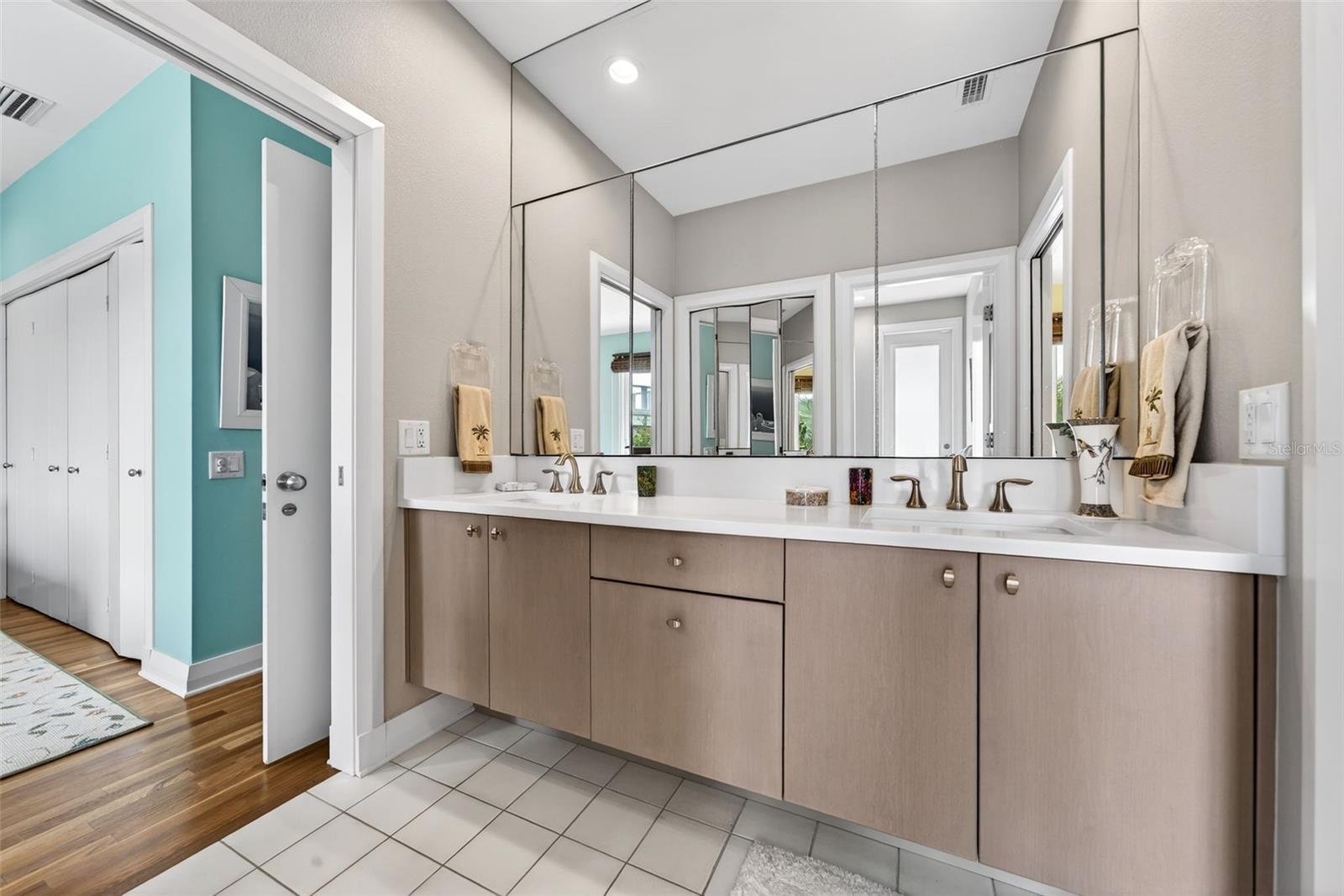 BAY ISLES - Residential