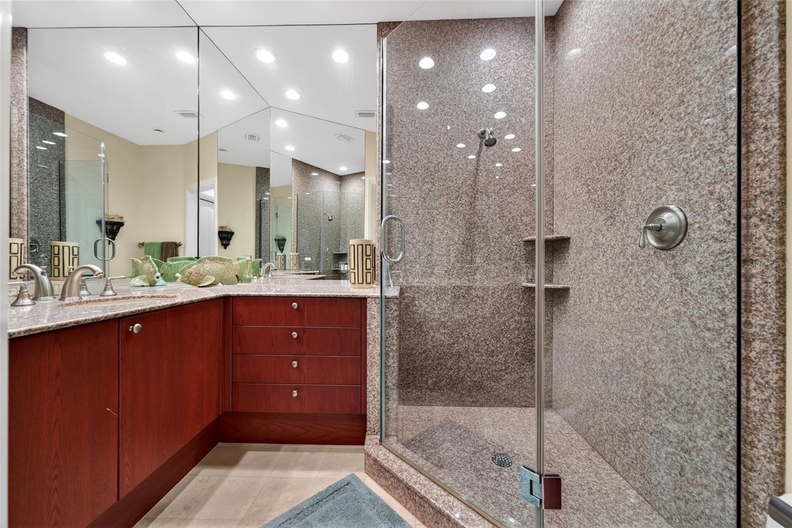 BAY ISLES - Residential