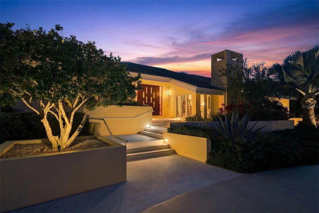 Photo of 1571 Harbor Cay Lane, Longboat Key, FL 34228 (MLS # A4666688)