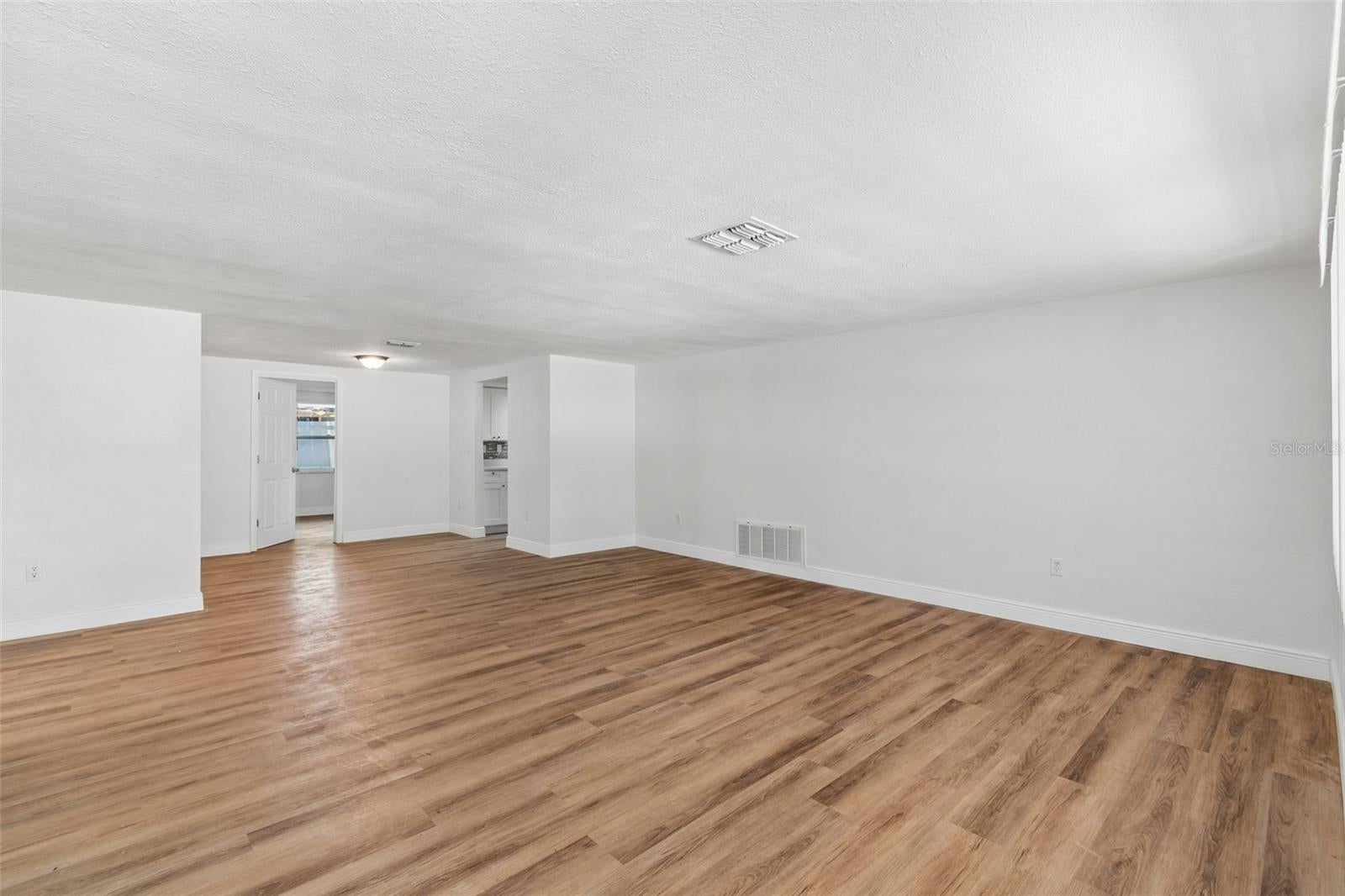 7105 OAKSHIRE DRIVE