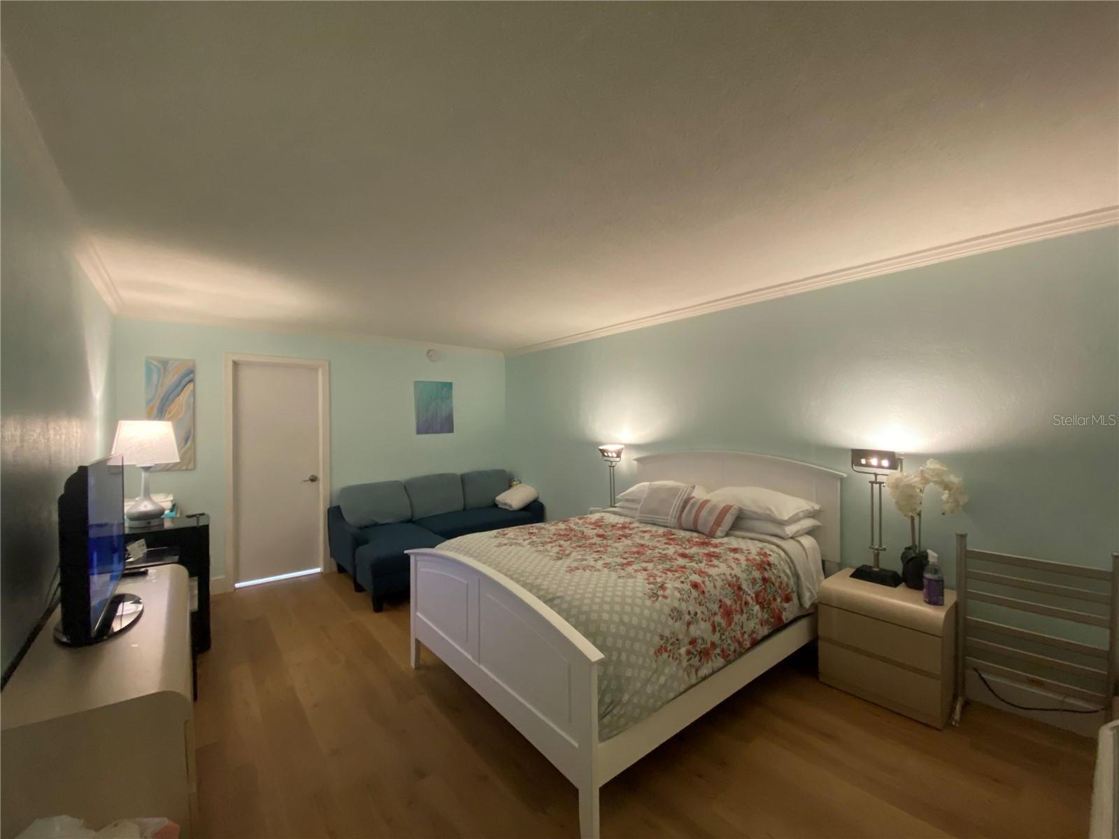 7150 N TAMIAMI TRAIL S523