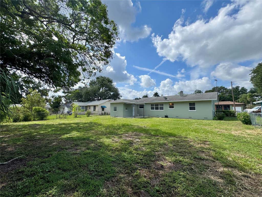 Photo of 921 Avenue E NE, Winter Haven, FL 33881 (MLS # P4939058)