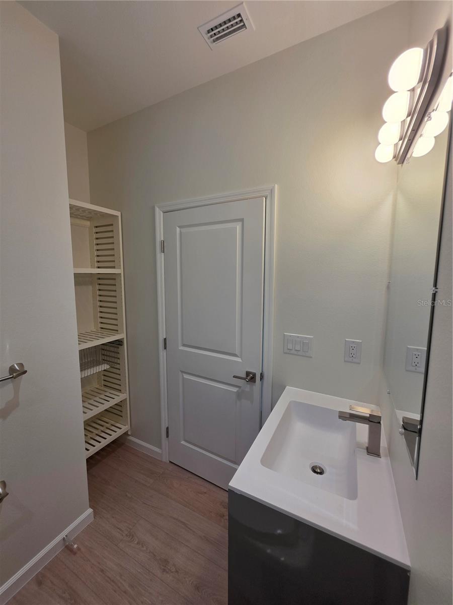 WARM MINERAL SPGS - Residential