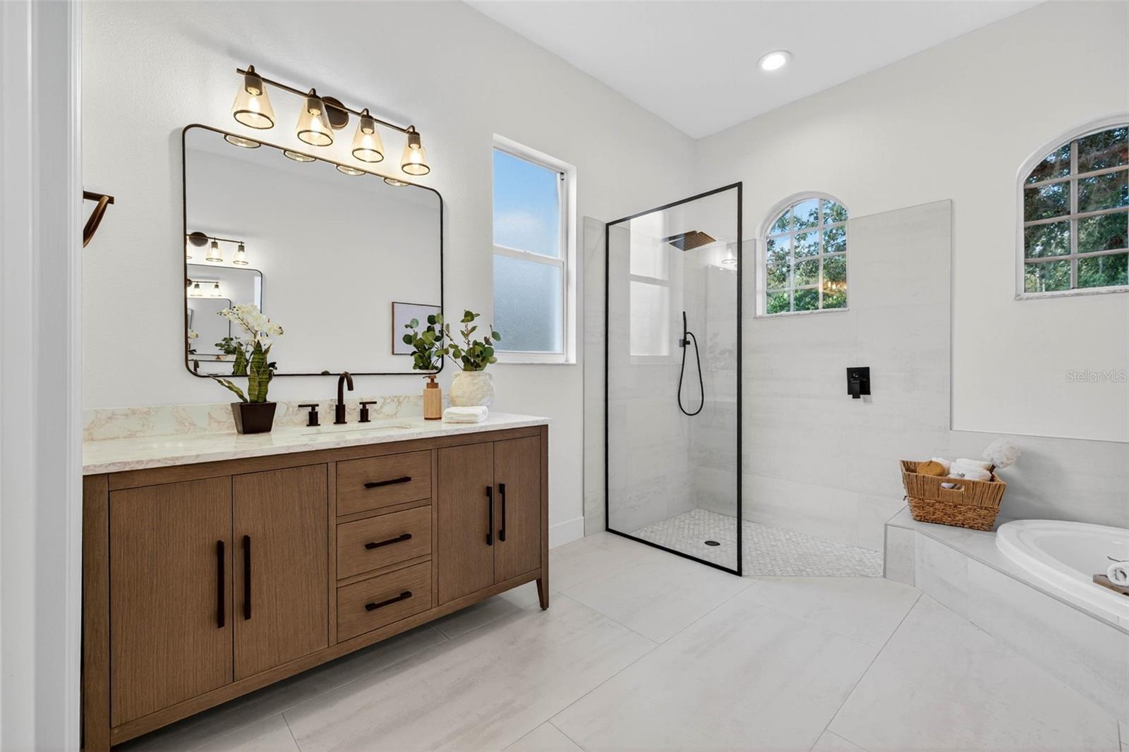LEXINGTON OAKS PH 01 - Residential