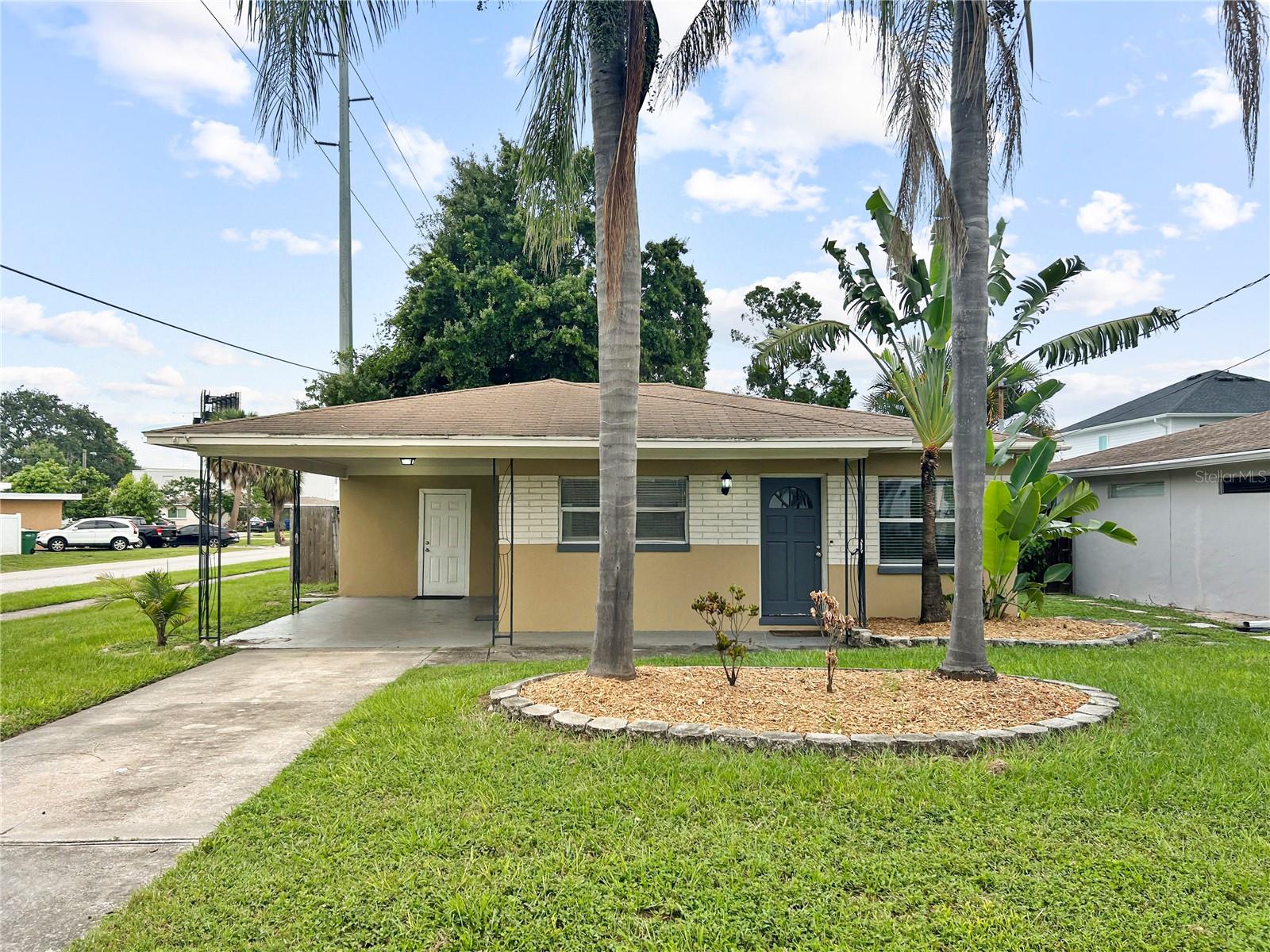 Welcome to this inviting 3 bedroom, 1 bathroom home perfectly situated on a desirable corner lot in South Tampa. This property offers a prime location within one of the area’s most sought-after school districts—making it an excellent choice for families or investors alike.
Outside, enjoy a spacious yard with plenty of room for entertaining, gardening, or future expansion. With its corner-lot placement, the property offers added privacy and curb appeal.
Located just minutes from shopping, dining, Bayshore Boulevard, MacDill AFB, and downtown Tampa, this home combines convenience with neighborhood charm.