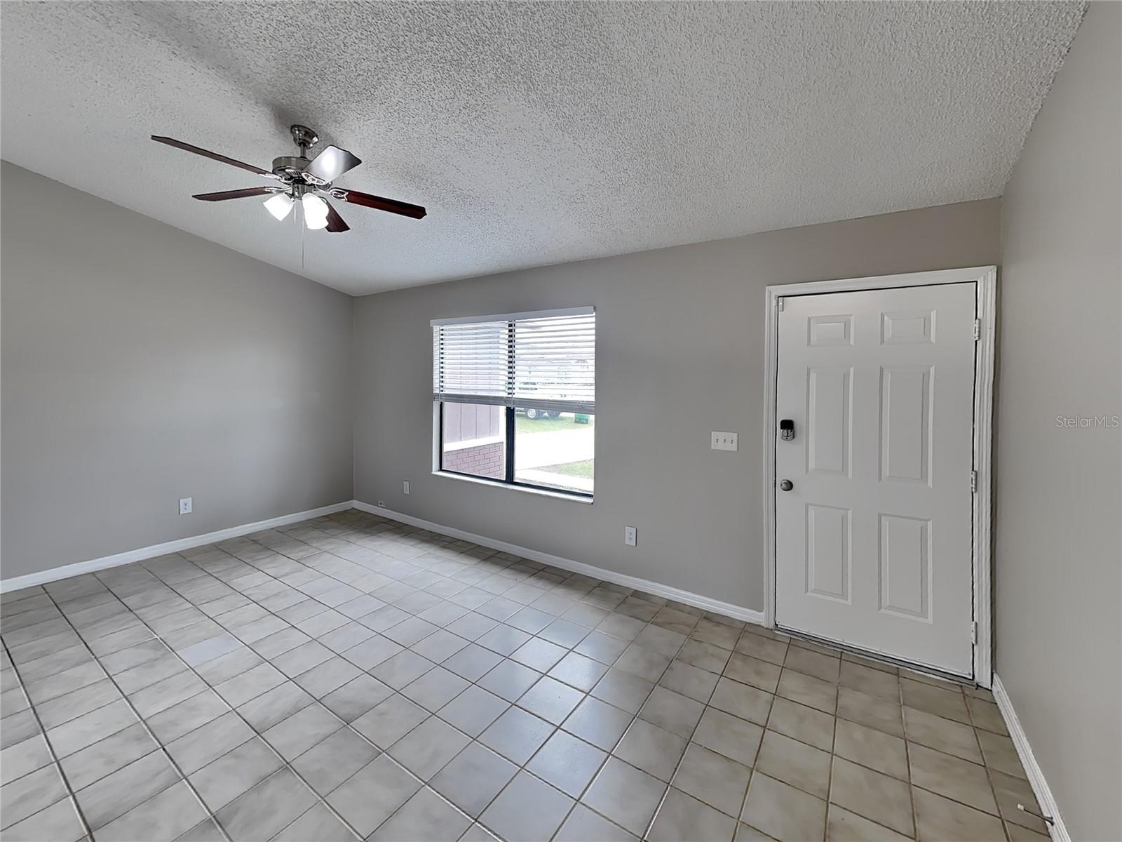 DELTONA LAKES E UN 39 - Residential Lease