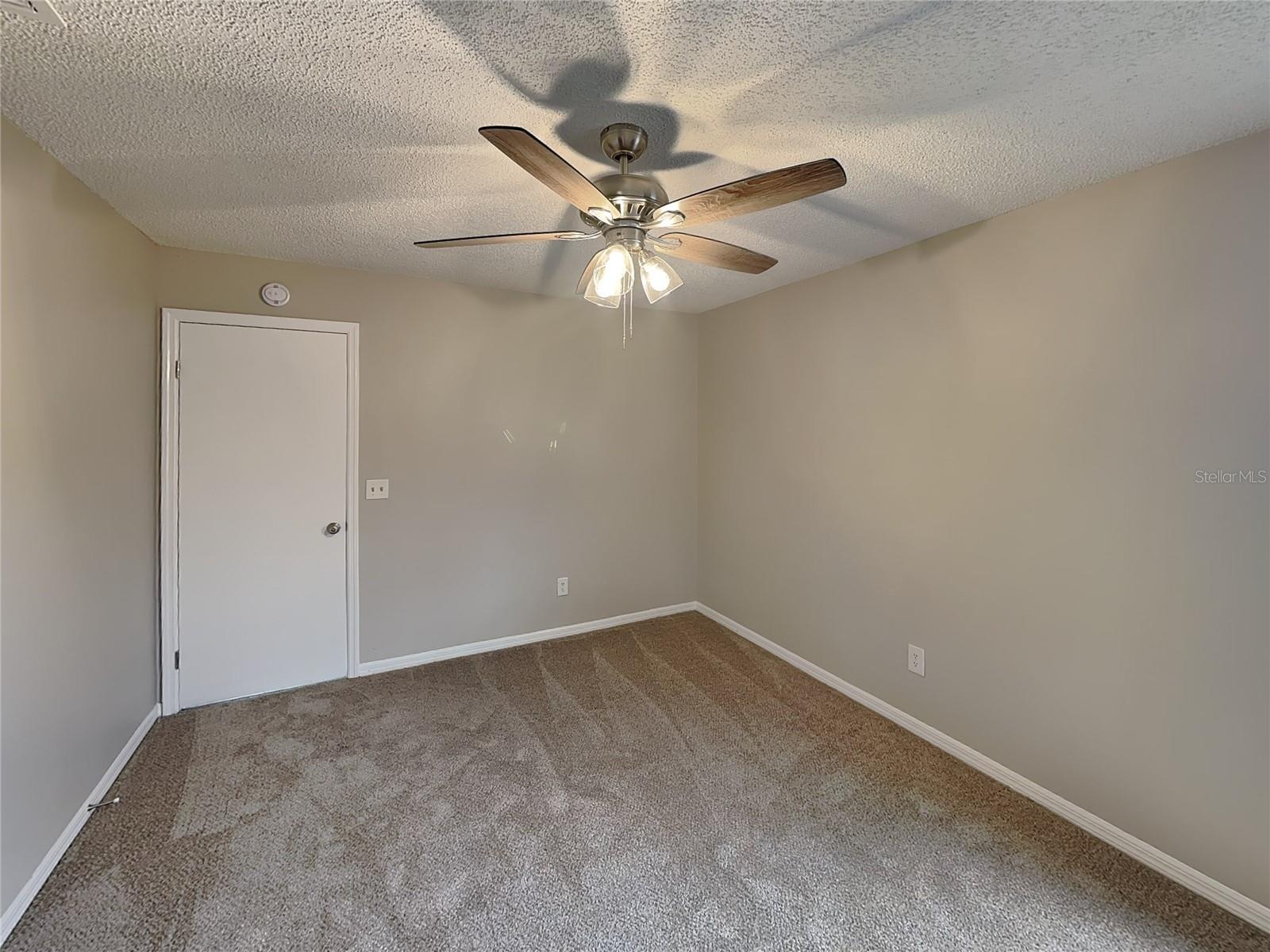 DELTONA LAKES E UN 39 - Residential Lease