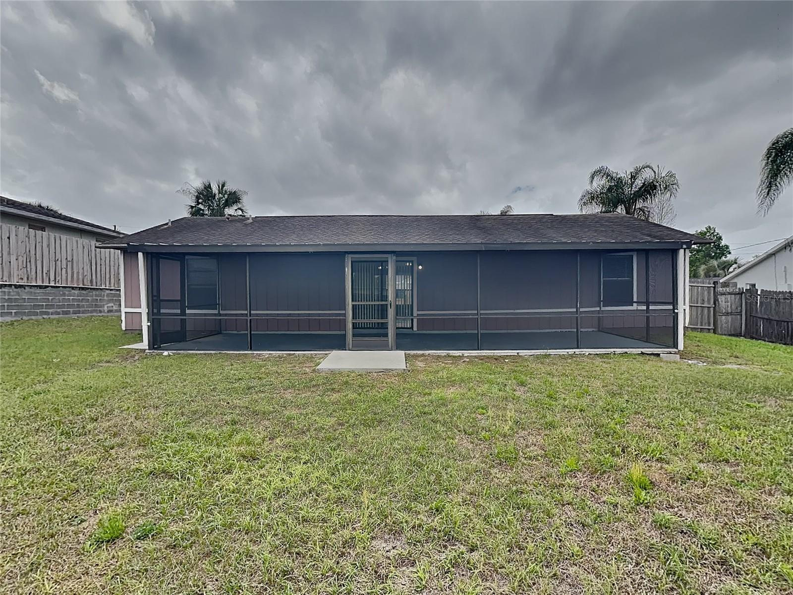 DELTONA LAKES E UN 39 - Residential Lease