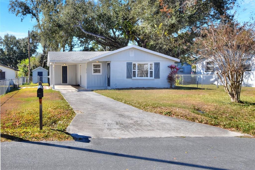 Photo of 3210 Decatur Avenue, Lakeland, FL 33805 (MLS # L4958865)