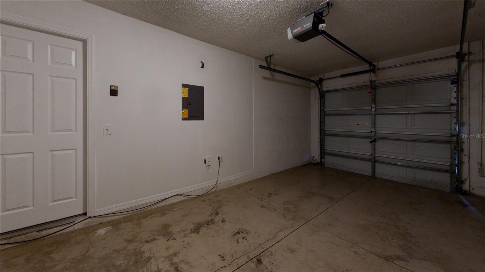 EDGEWATER AT GRAND OAKS PH 01 - Residential Lease