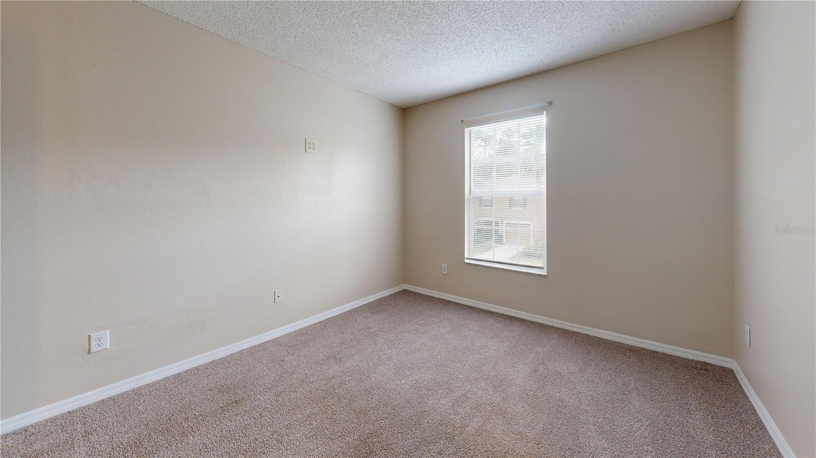 EDGEWATER AT GRAND OAKS PH 01 - Residential Lease