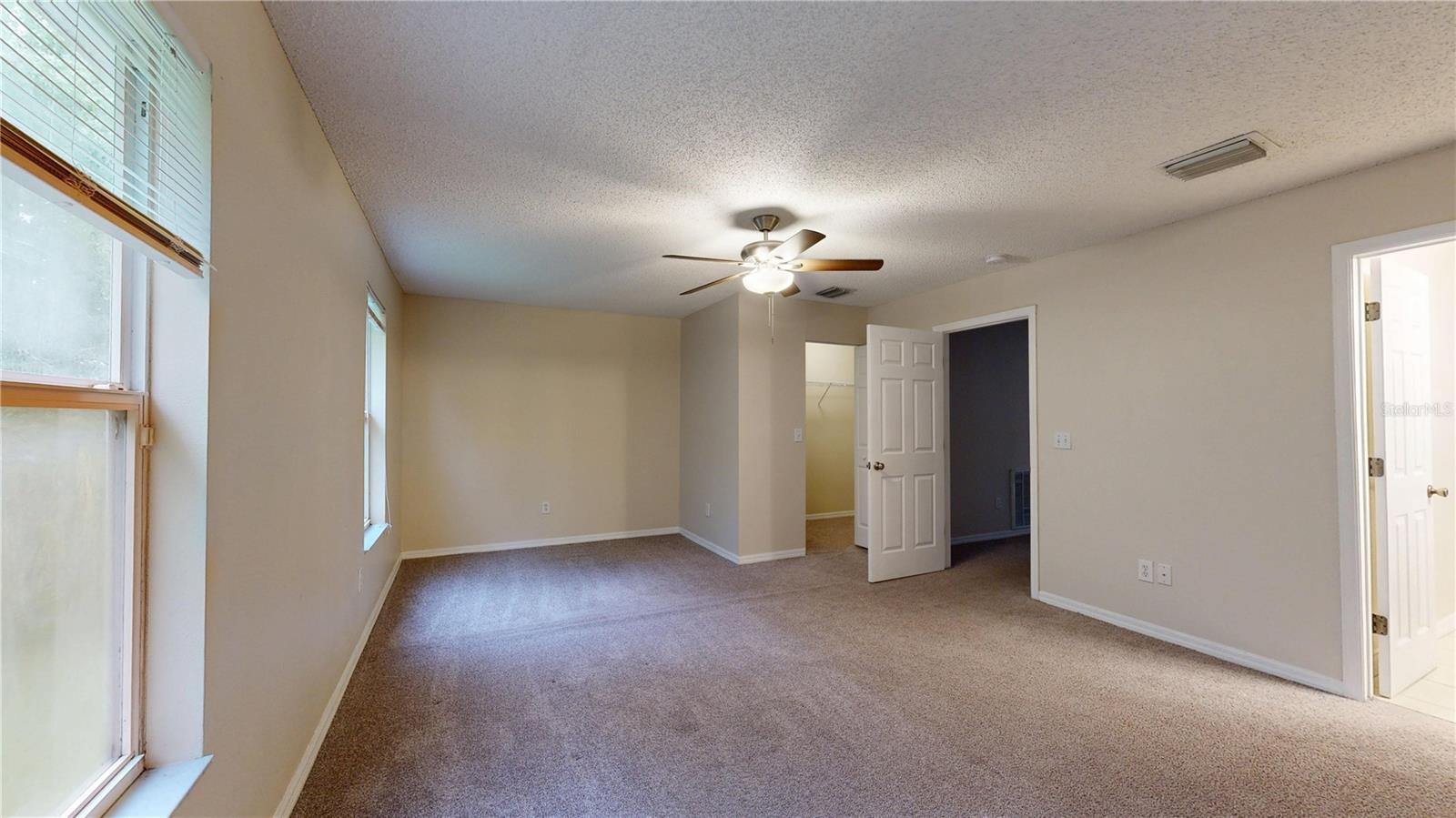 EDGEWATER AT GRAND OAKS PH 01 - Residential Lease