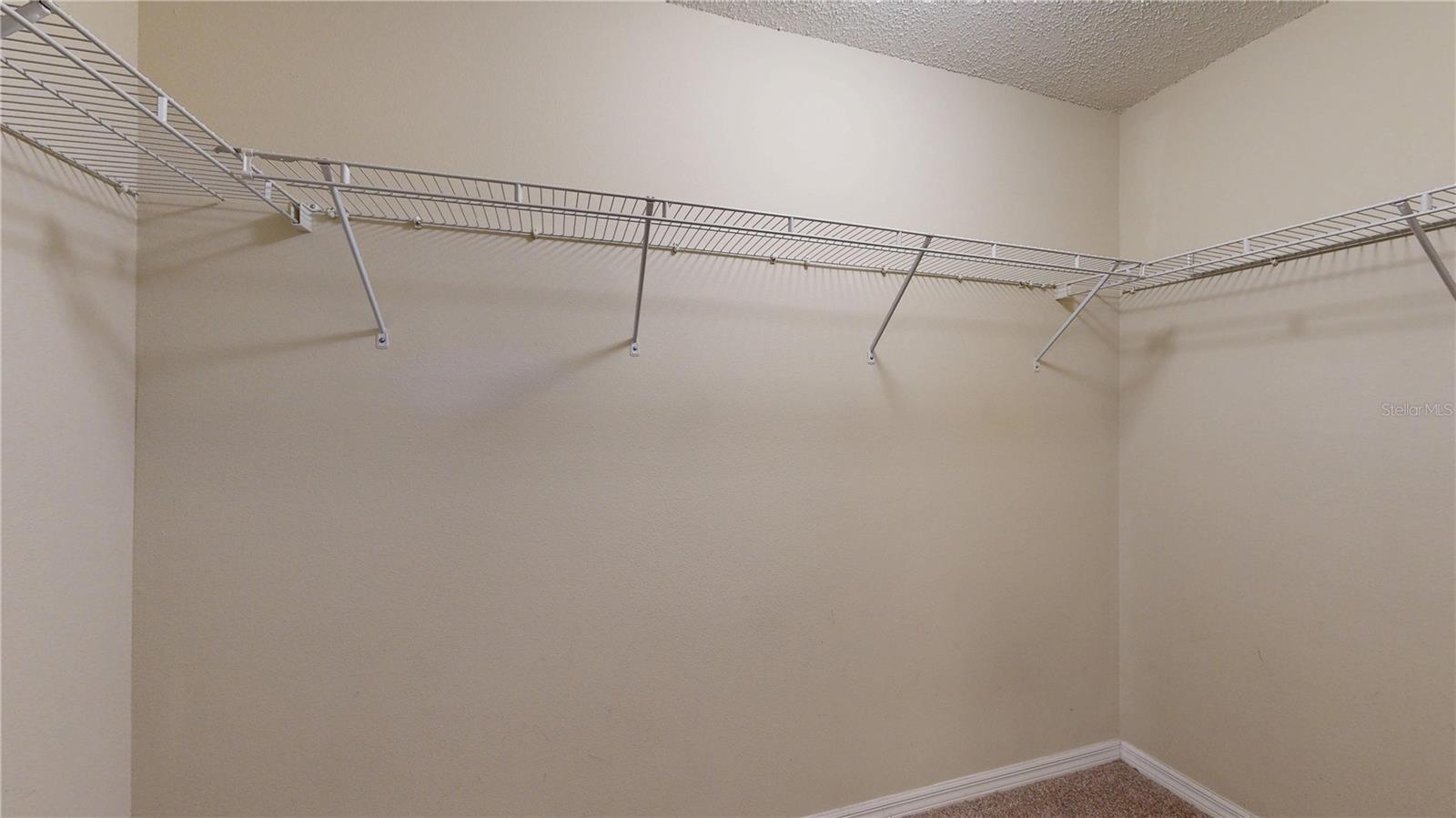 EDGEWATER AT GRAND OAKS PH 01 - Residential Lease