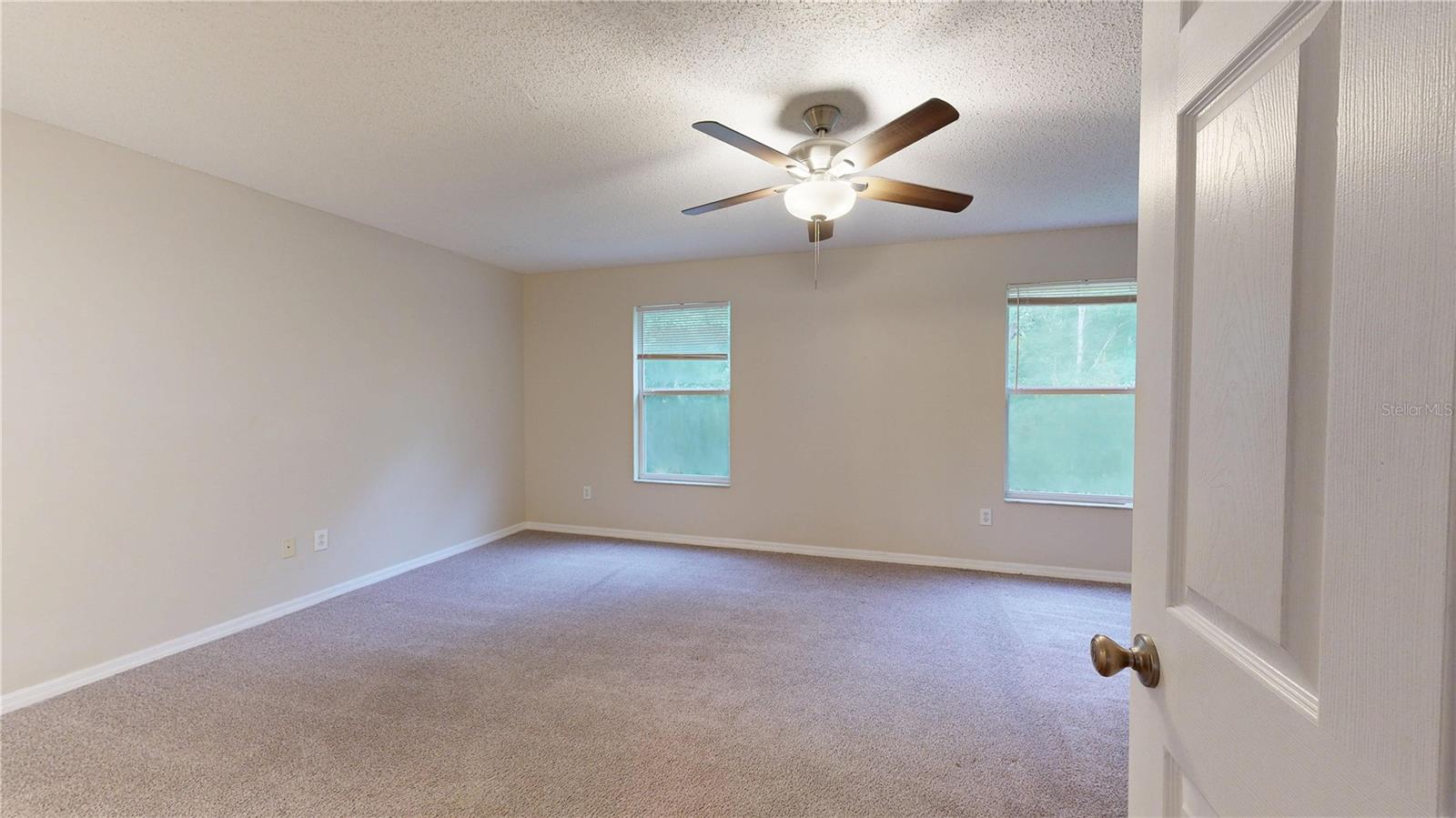 EDGEWATER AT GRAND OAKS PH 01 - Residential Lease