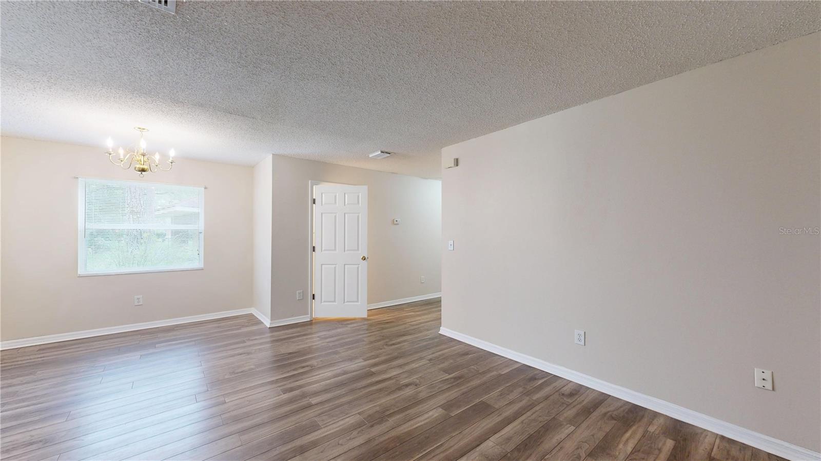 EDGEWATER AT GRAND OAKS PH 01 - Residential Lease