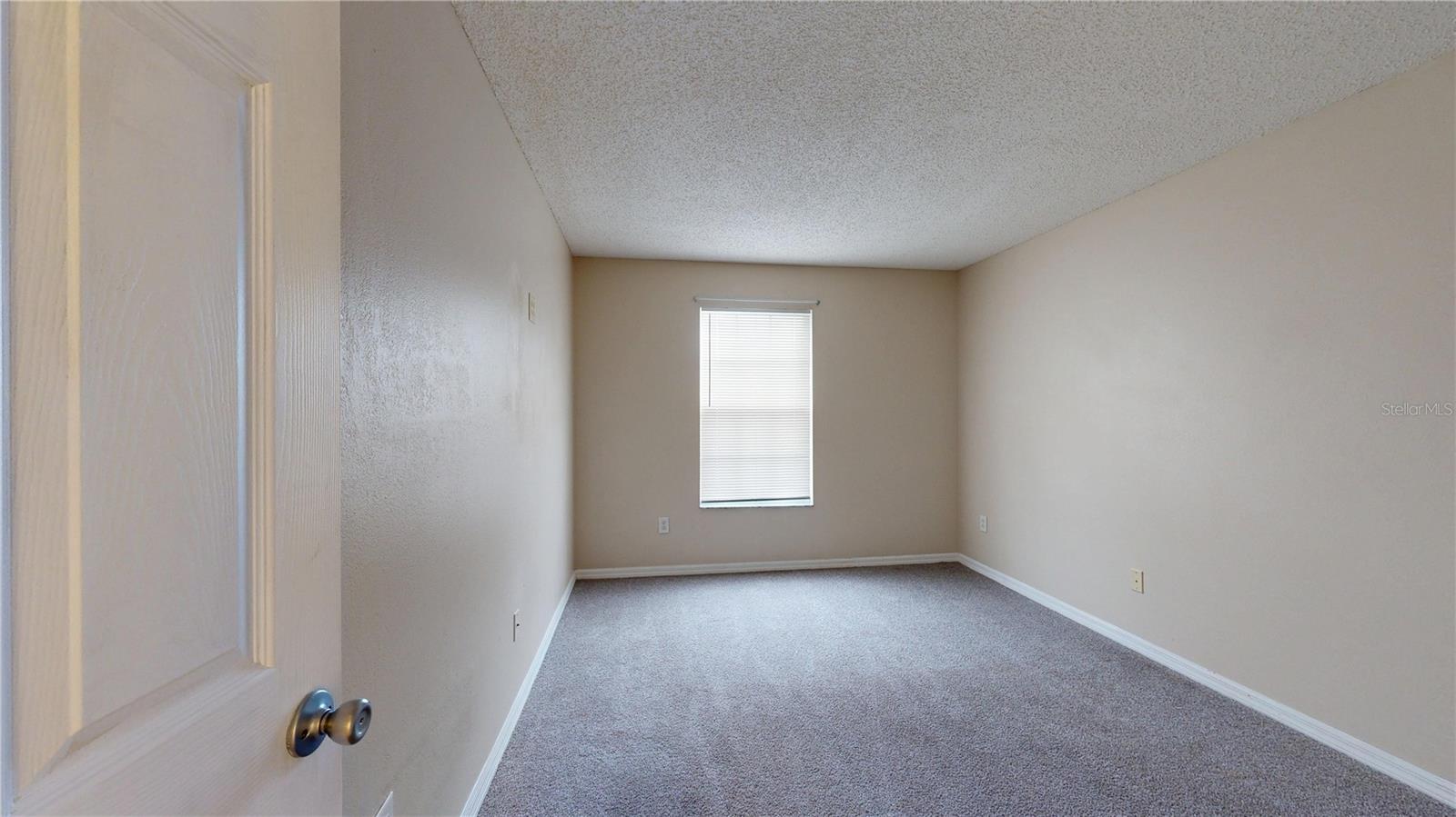 EDGEWATER AT GRAND OAKS PH 01 - Residential Lease