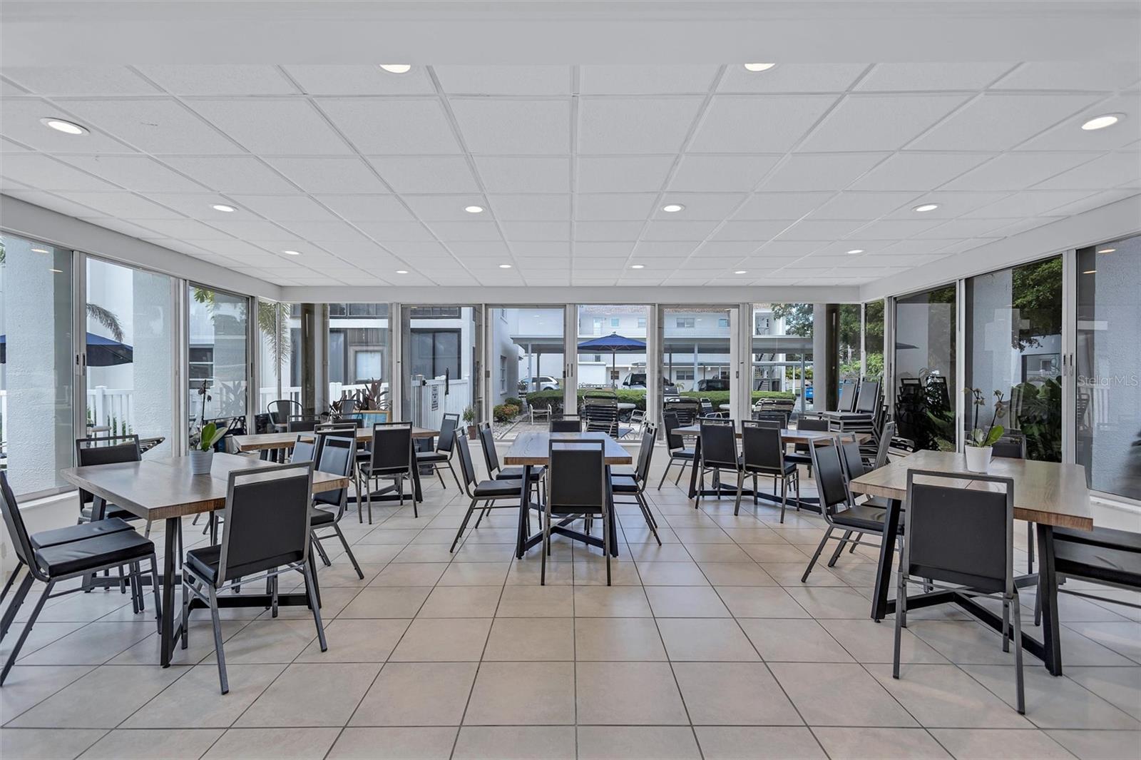 VISTA HERMOSA - Residential