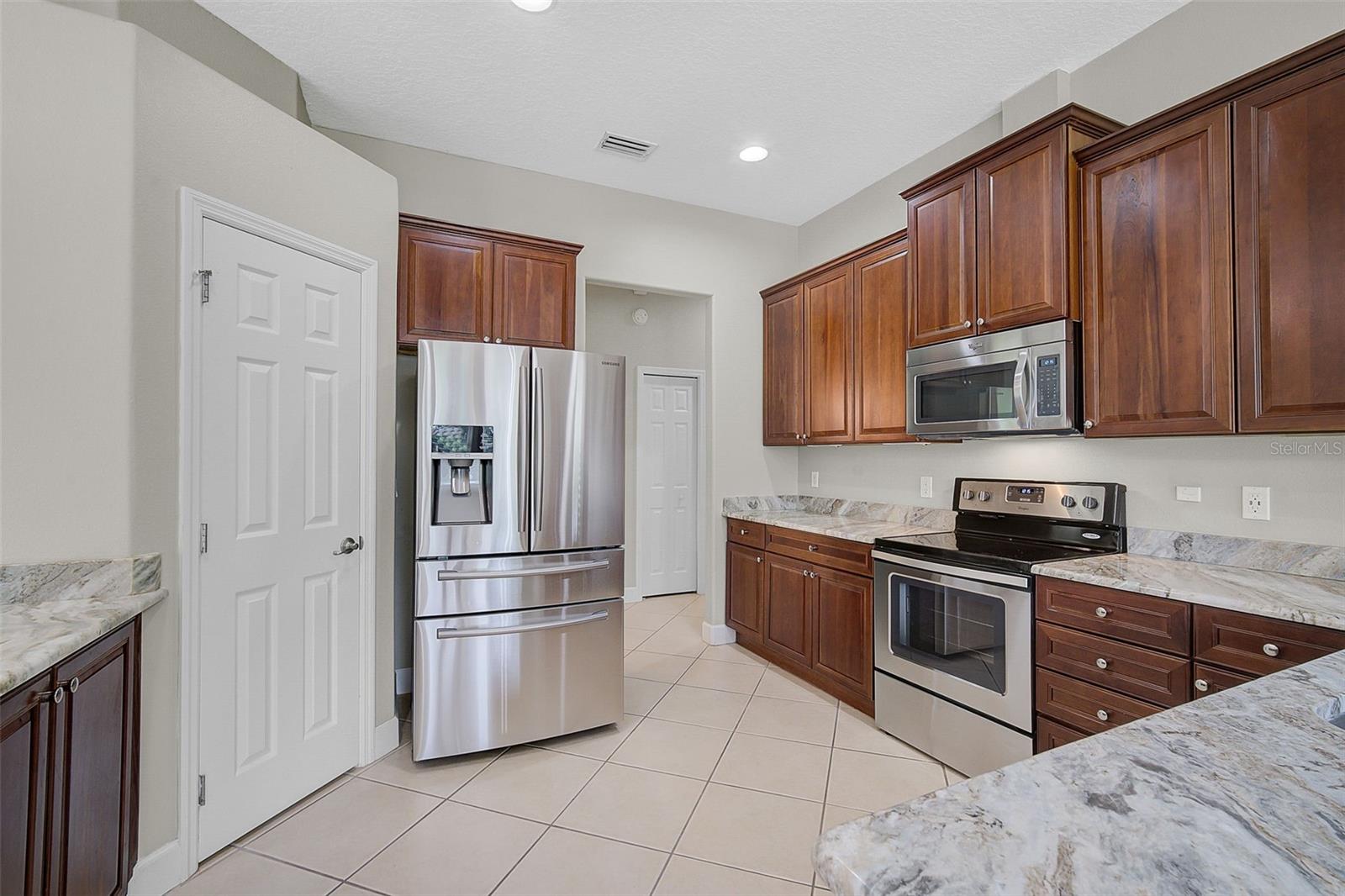 COUNTRY MEADOWS PH I - Residential