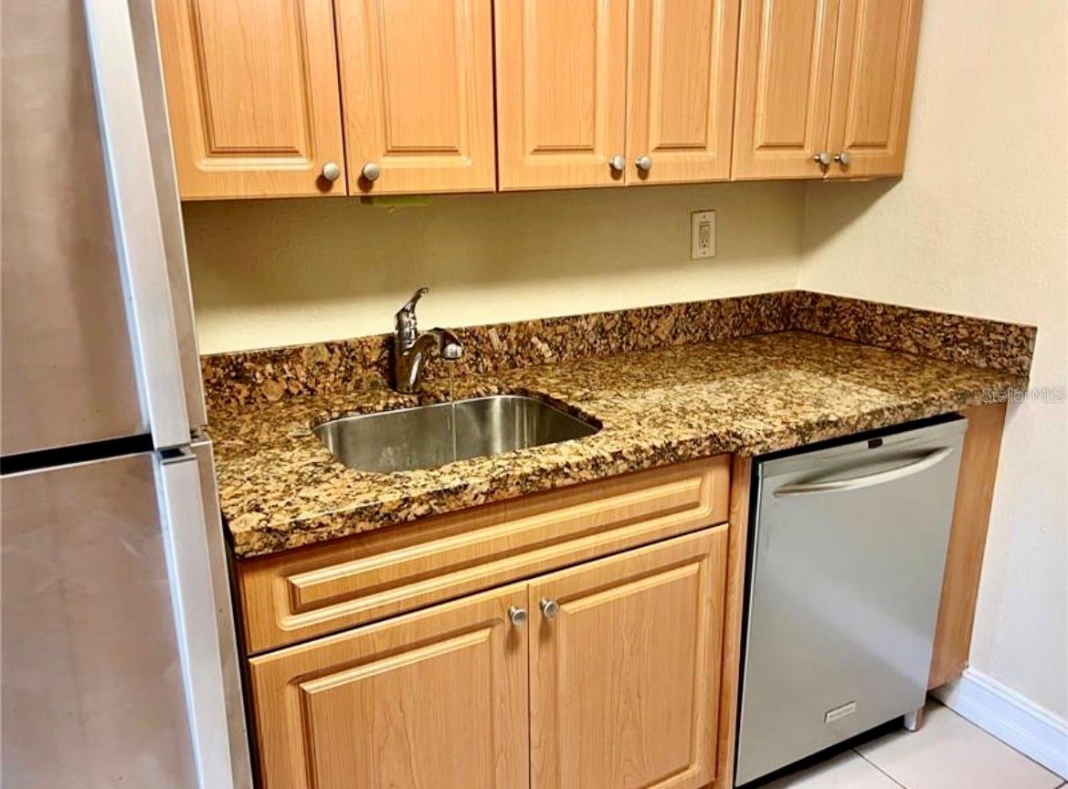 BAYSHORE LANDINGS A CONDOMINIU - Residential