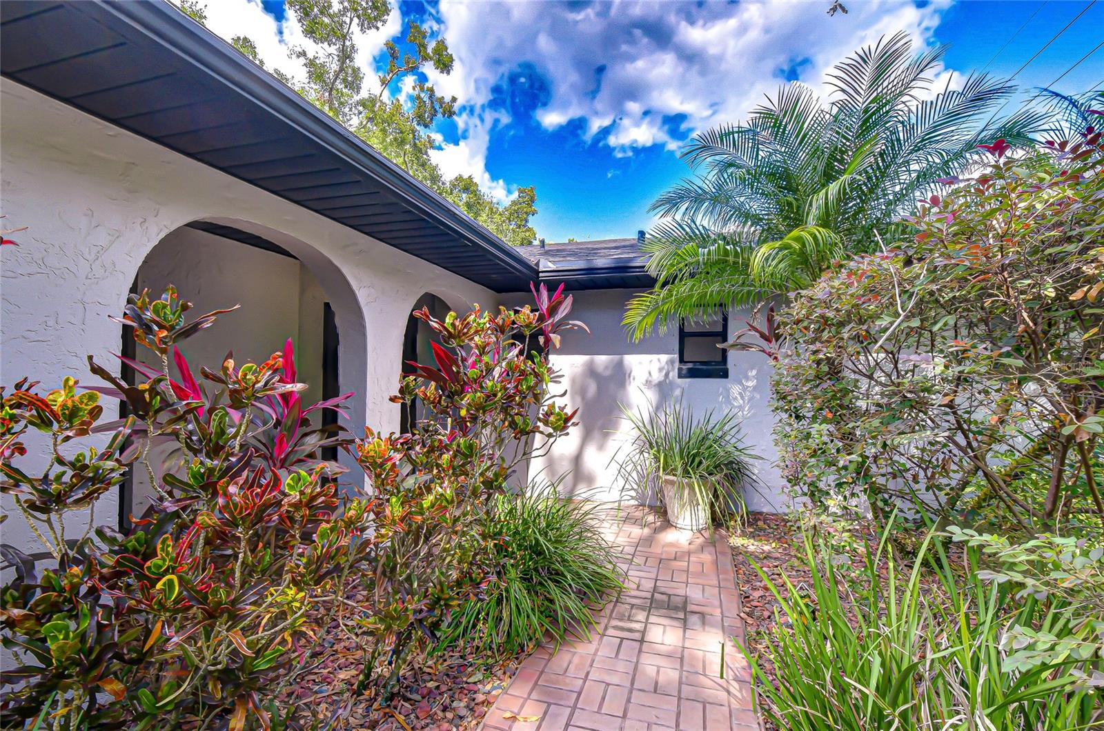 8120 N ALBANY AVENUE