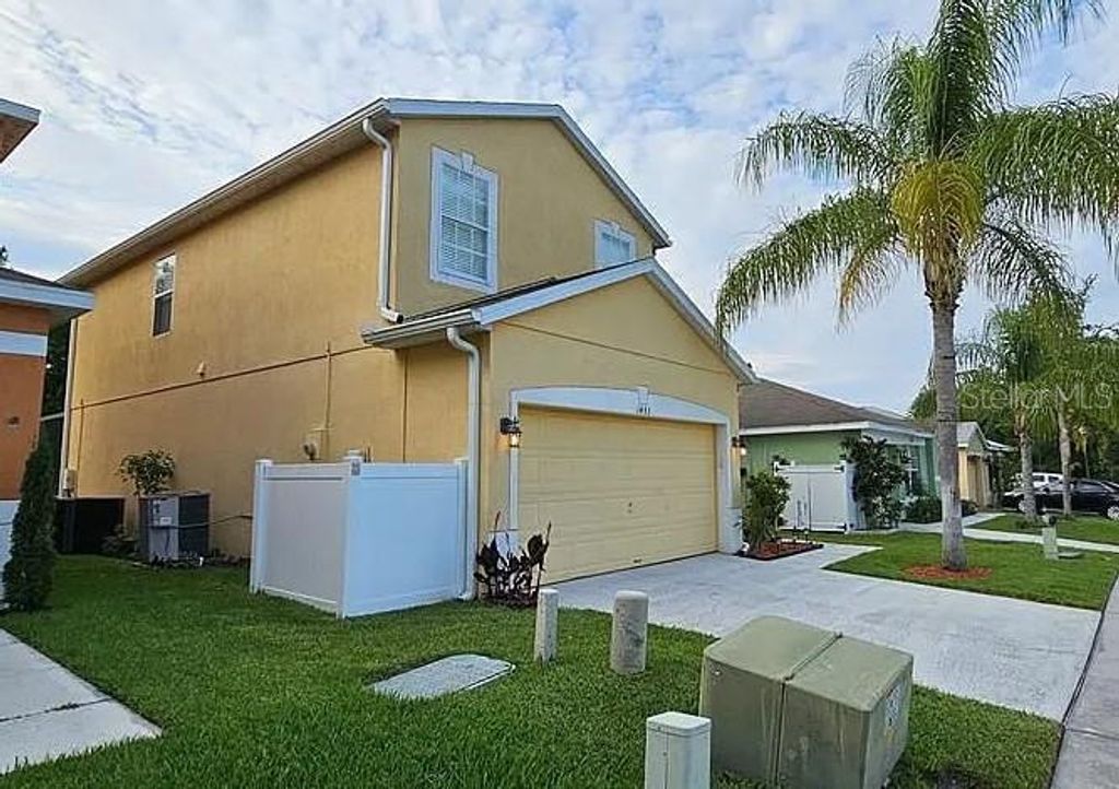 Photo of 1453 Royal Ridge Drive, Davenport, FL 33896 (MLS # S5140159)